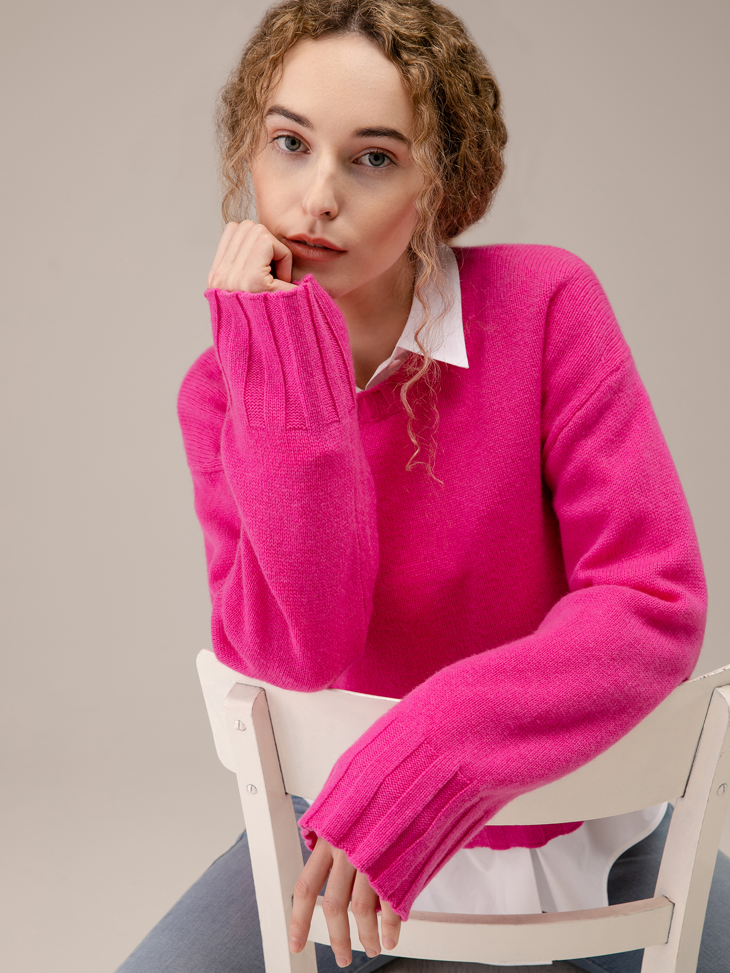 Detailansicht von Cropped Pullover aus Schurwolle von ALLUDE