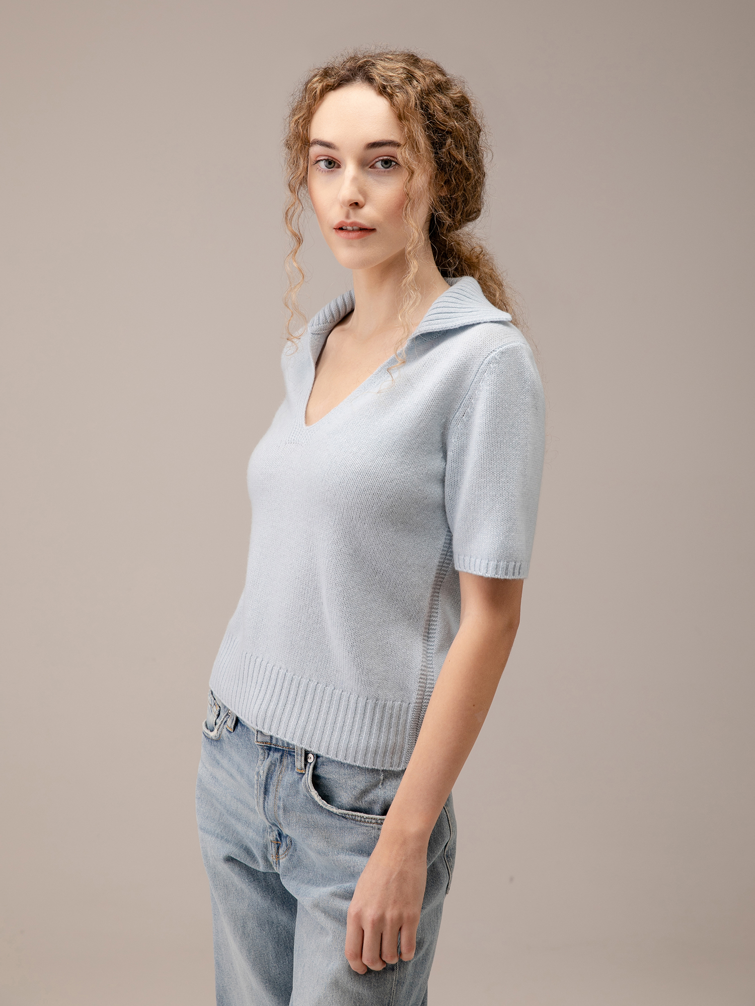 Detailansicht von Kurzarm-Pullover aus Schurwolle von ALLUDE