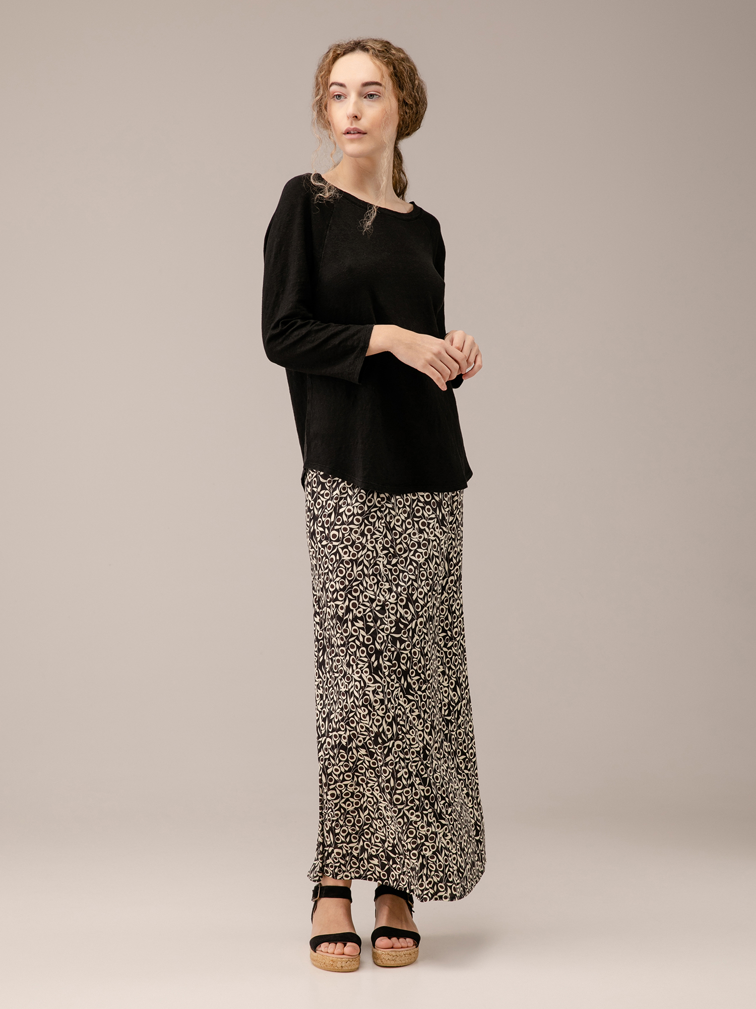 Detailansicht von Langarmshirt aus Leinen von UNIVERSEL