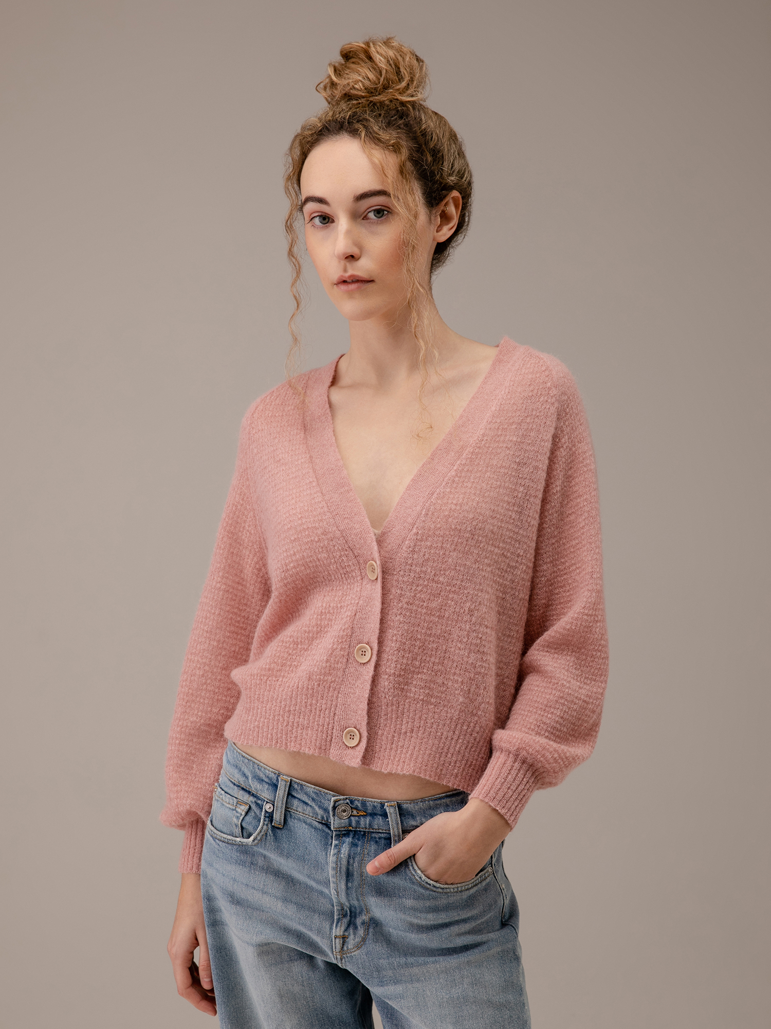 Detailansicht von Cropped Strickjacke von JOHNNY LOVE