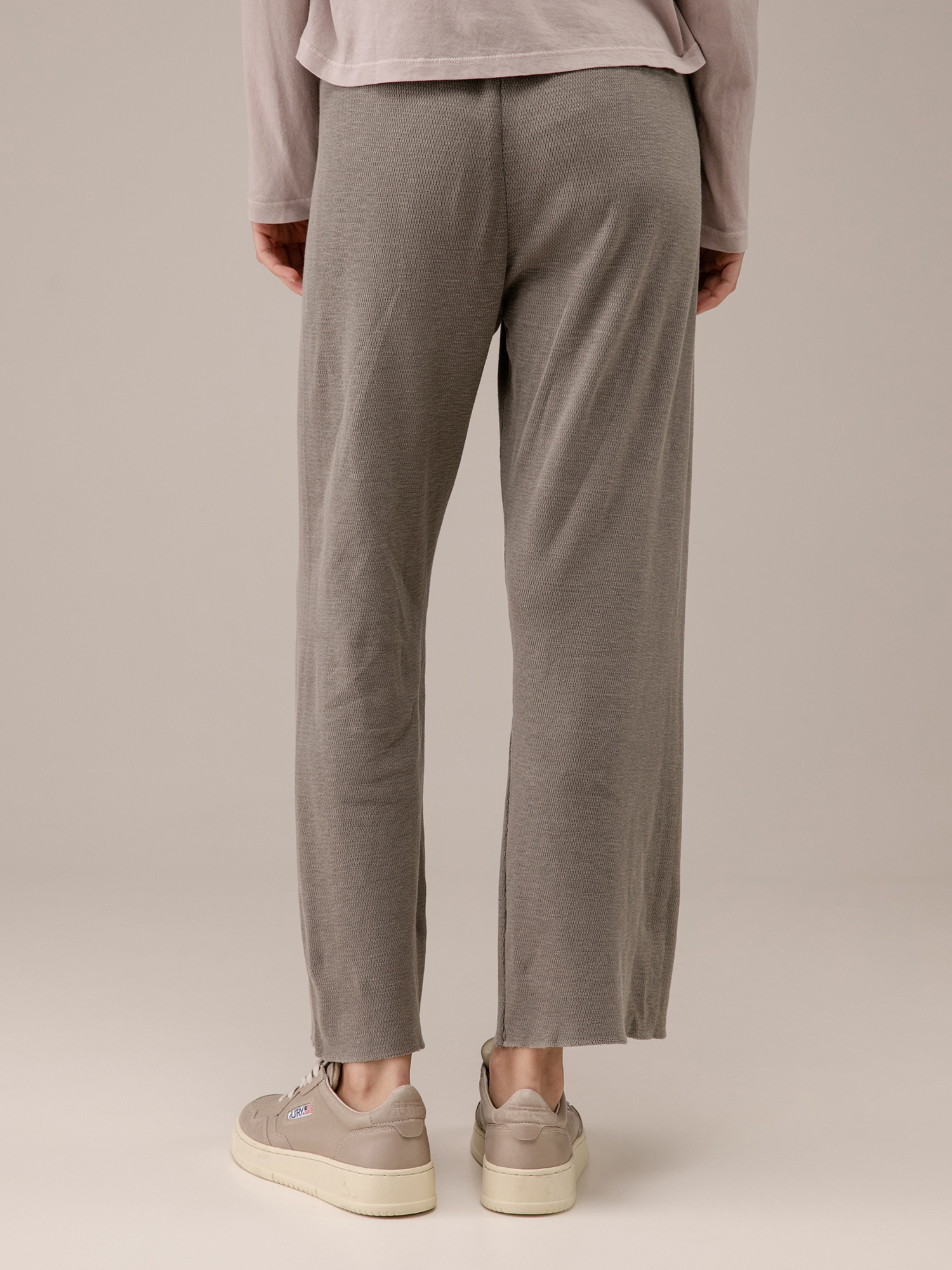 Detailansicht von Lässige Sweathose von JAMES PERSE