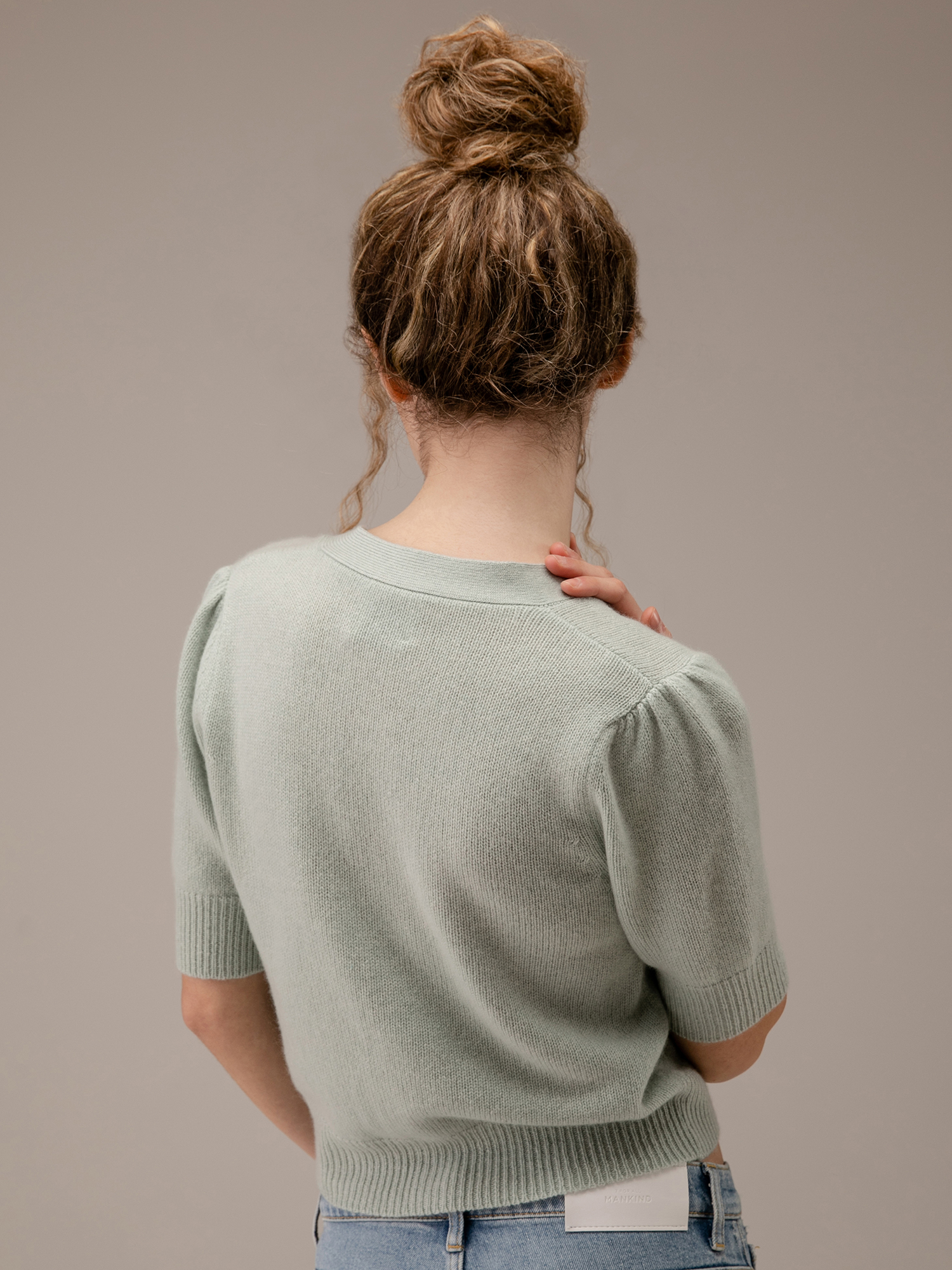 Detailansicht von Cropped Strickjacke aus Schurwolle von ALLUDE