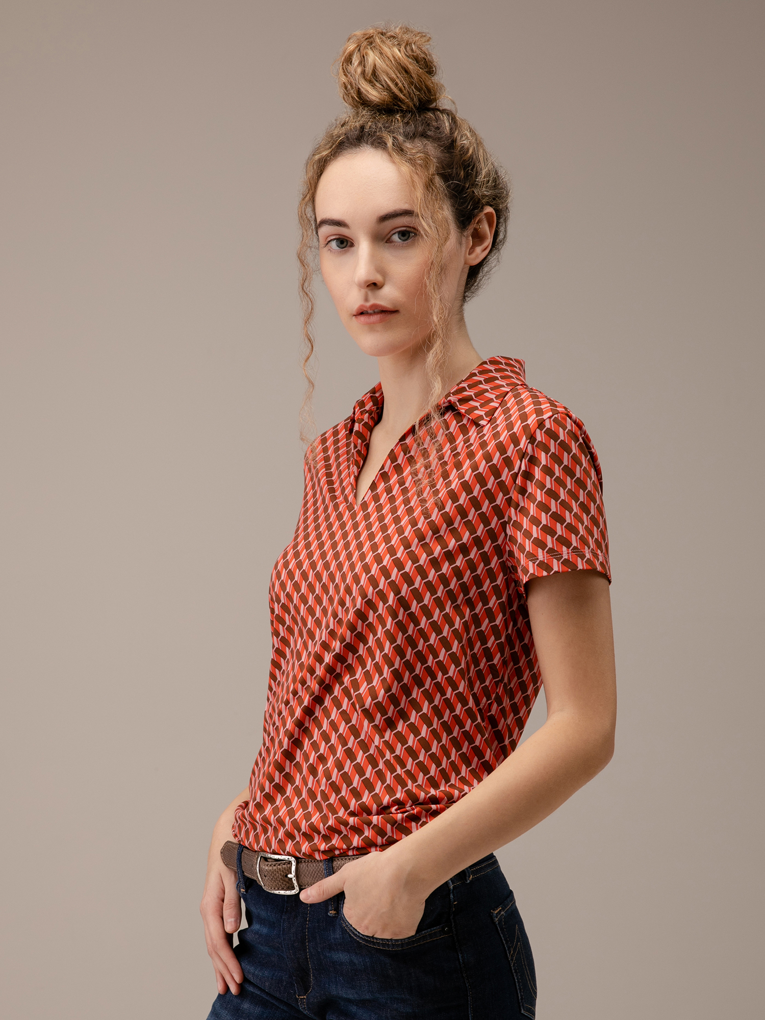 Detailansicht von Kurzarm-Poloshirt mit Musterung von SIYU