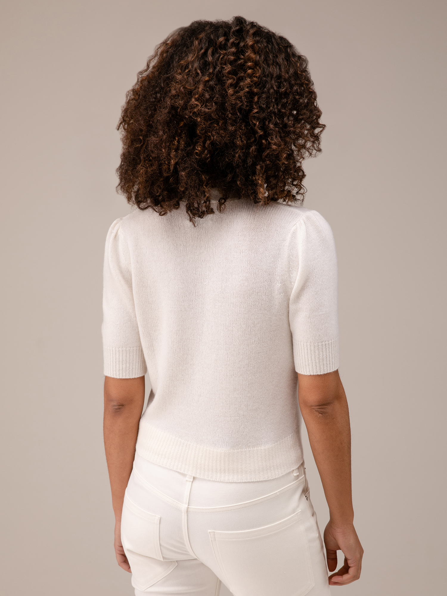 Detailansicht von Cropped Strickjacke aus Schurwolle von ALLUDE