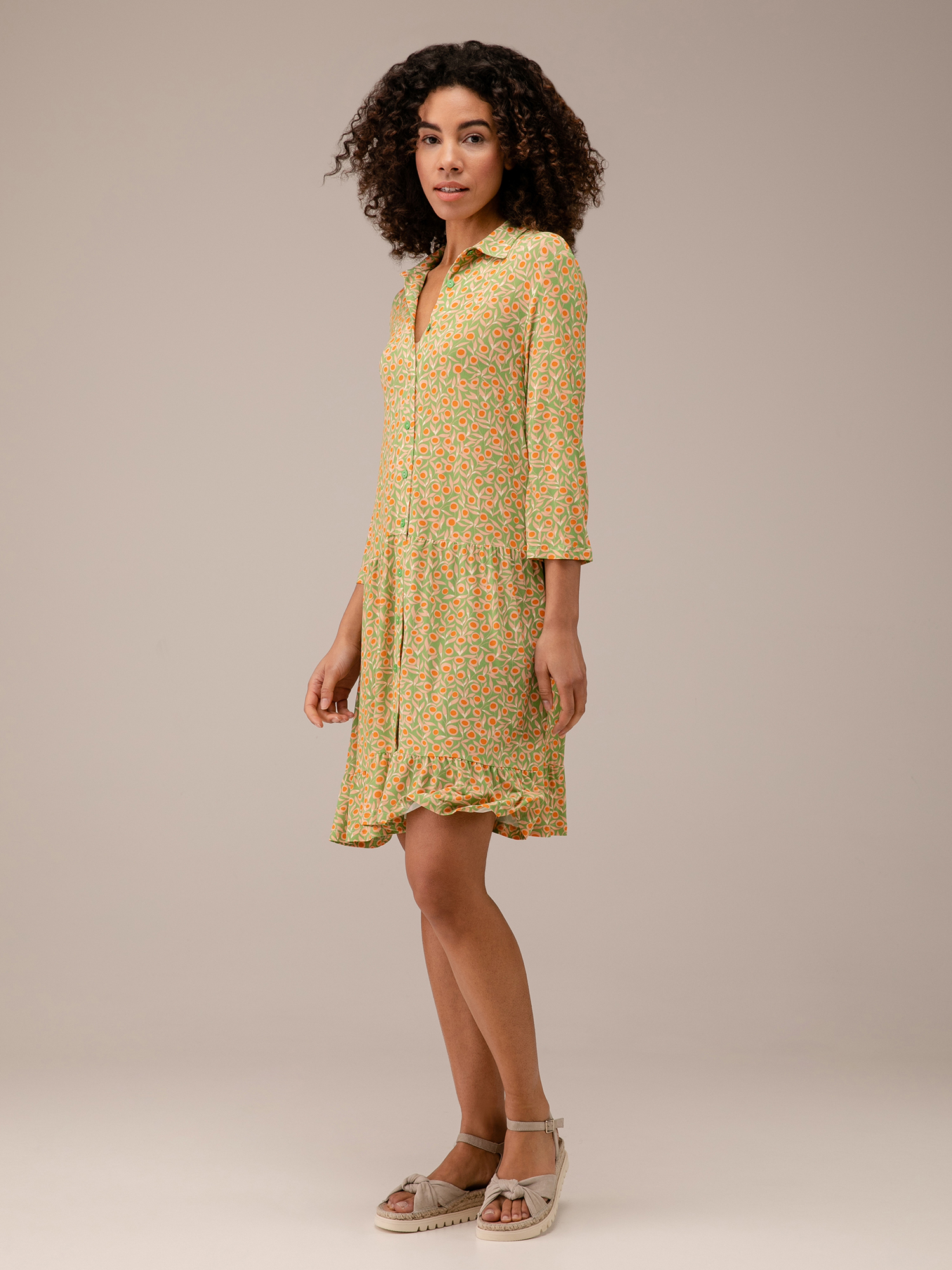 Detailansicht von Kurzes Blusenkleid von SIYU