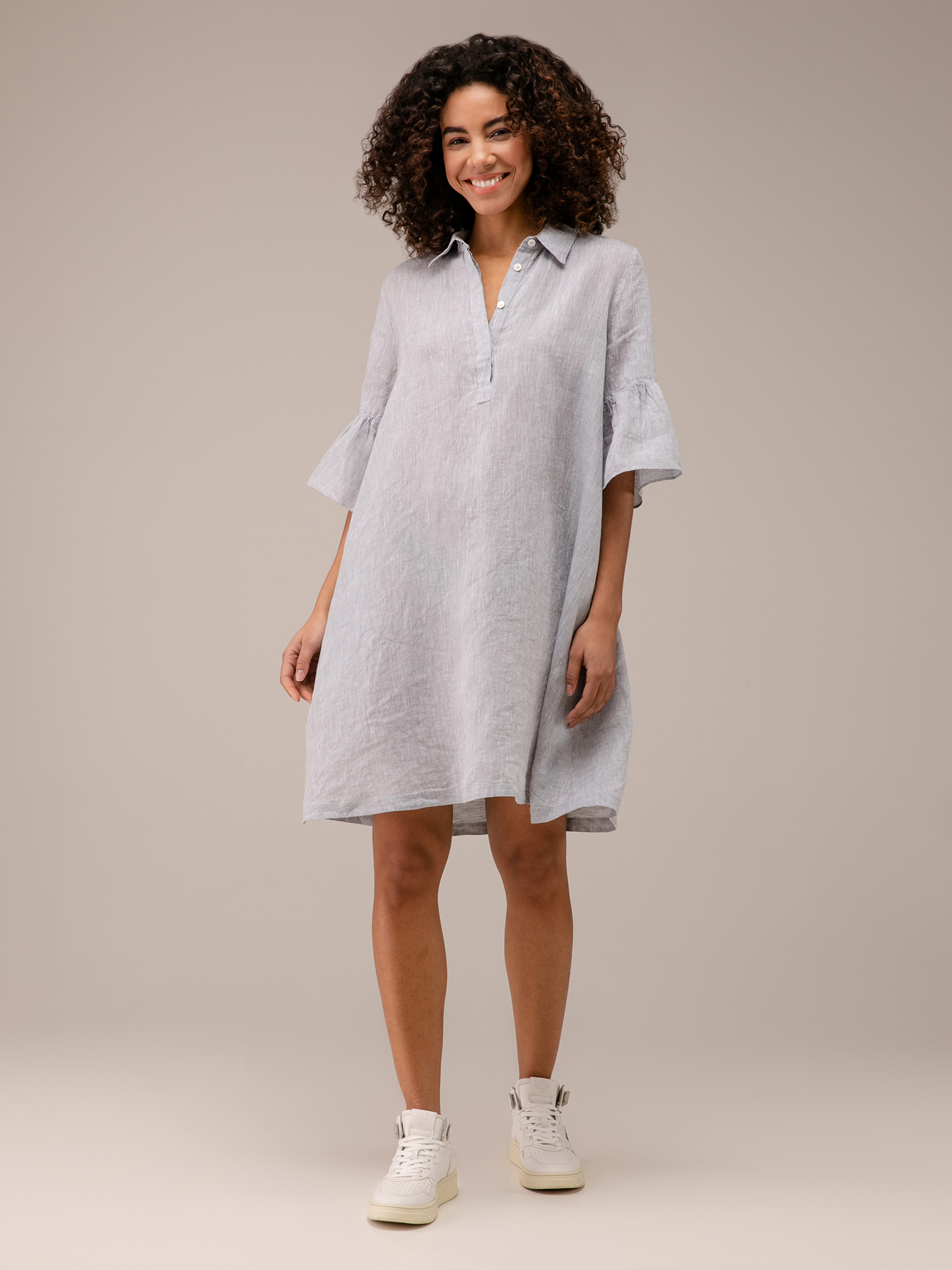 Detailansicht von Kurzes Blusenkleid aus Leinen von ROBERT FRIEDMAN