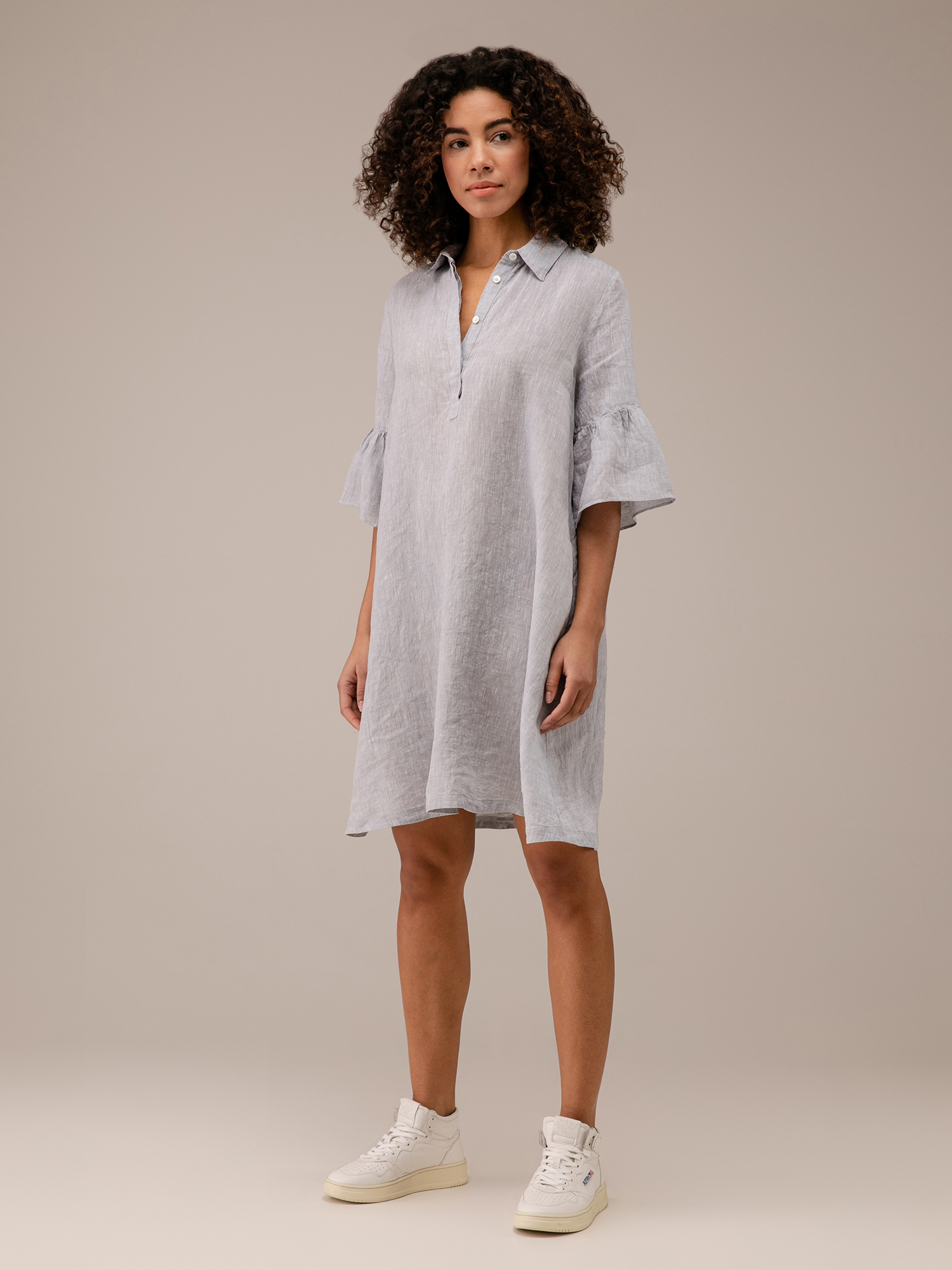 Detailansicht von Kurzes Blusenkleid aus Leinen von ROBERT FRIEDMAN