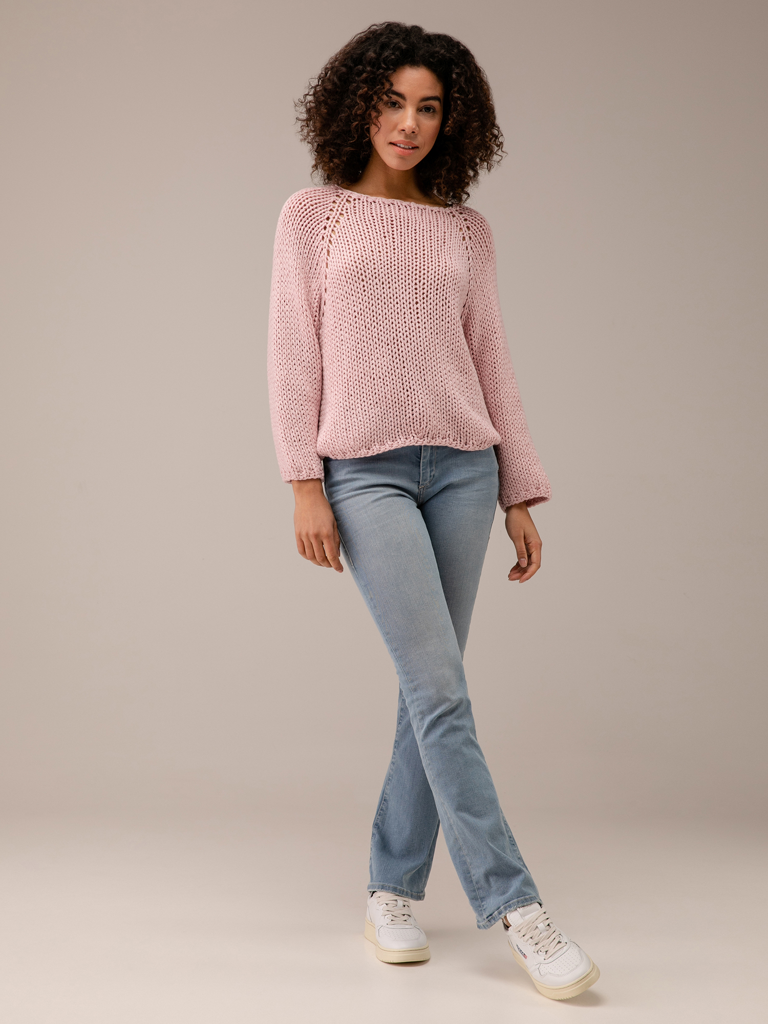 Detailansicht von Pullover in Häkel-Optik von ILONA VON PREUSCHEN