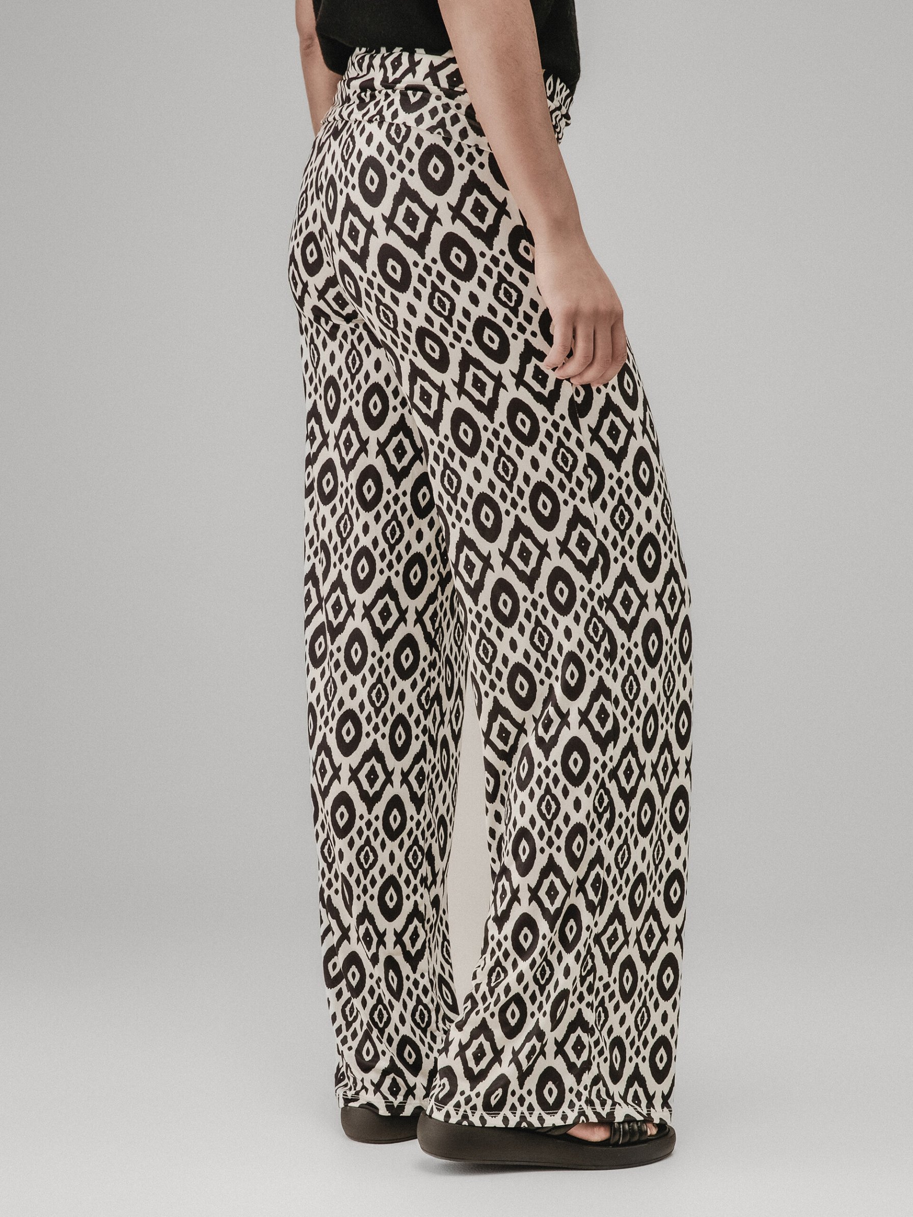 Detailansicht von Gemusterte Hose von DANIELS