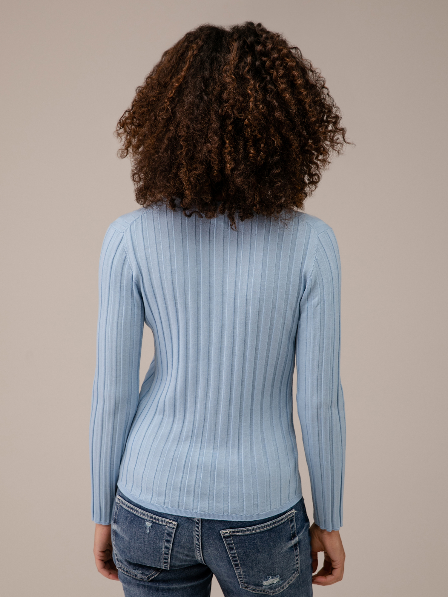 Detailansicht von Strickjacke aus Merinowolle von DANIELS