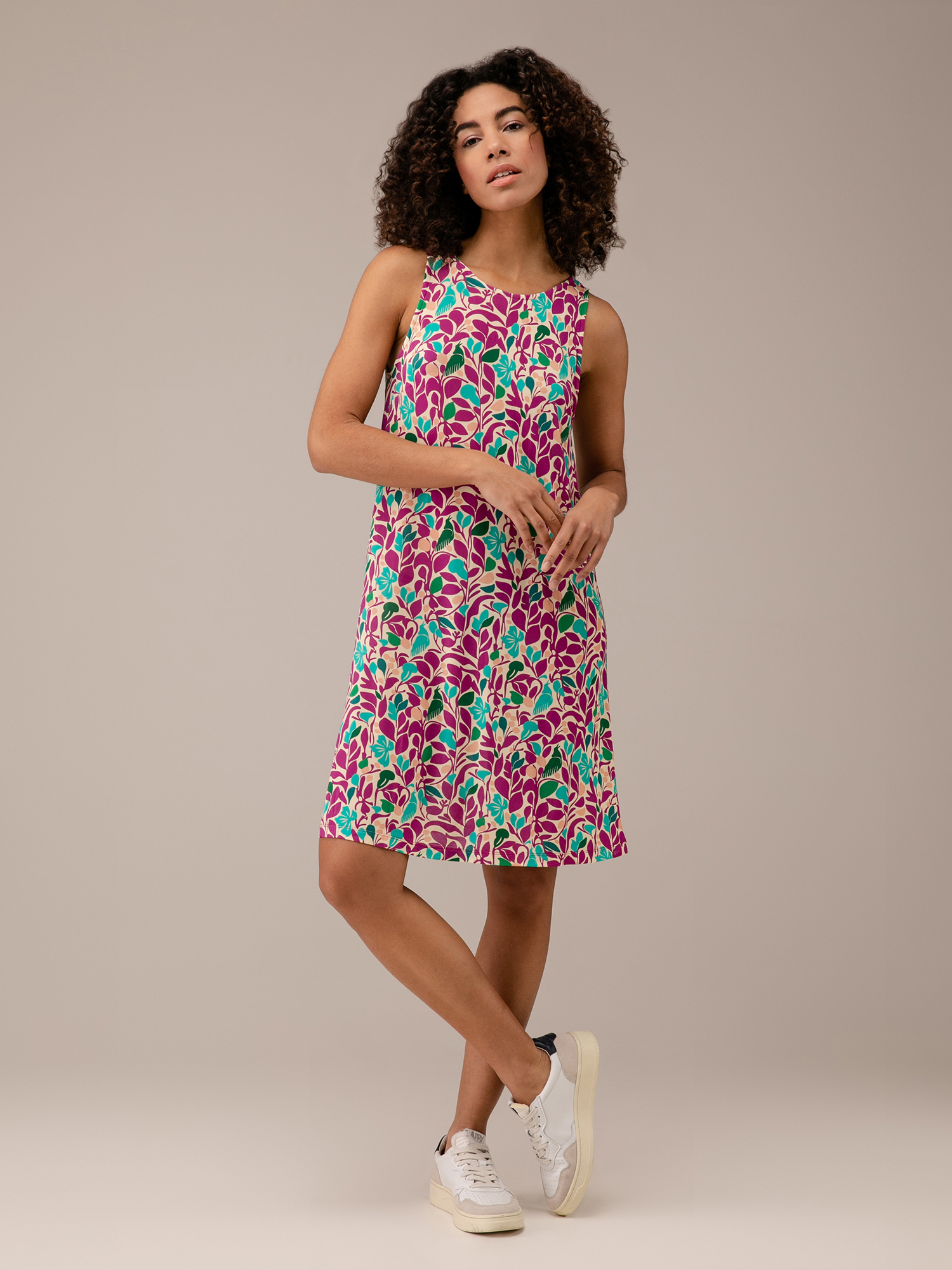 Detailansicht von Midi-Kleid von SIYU