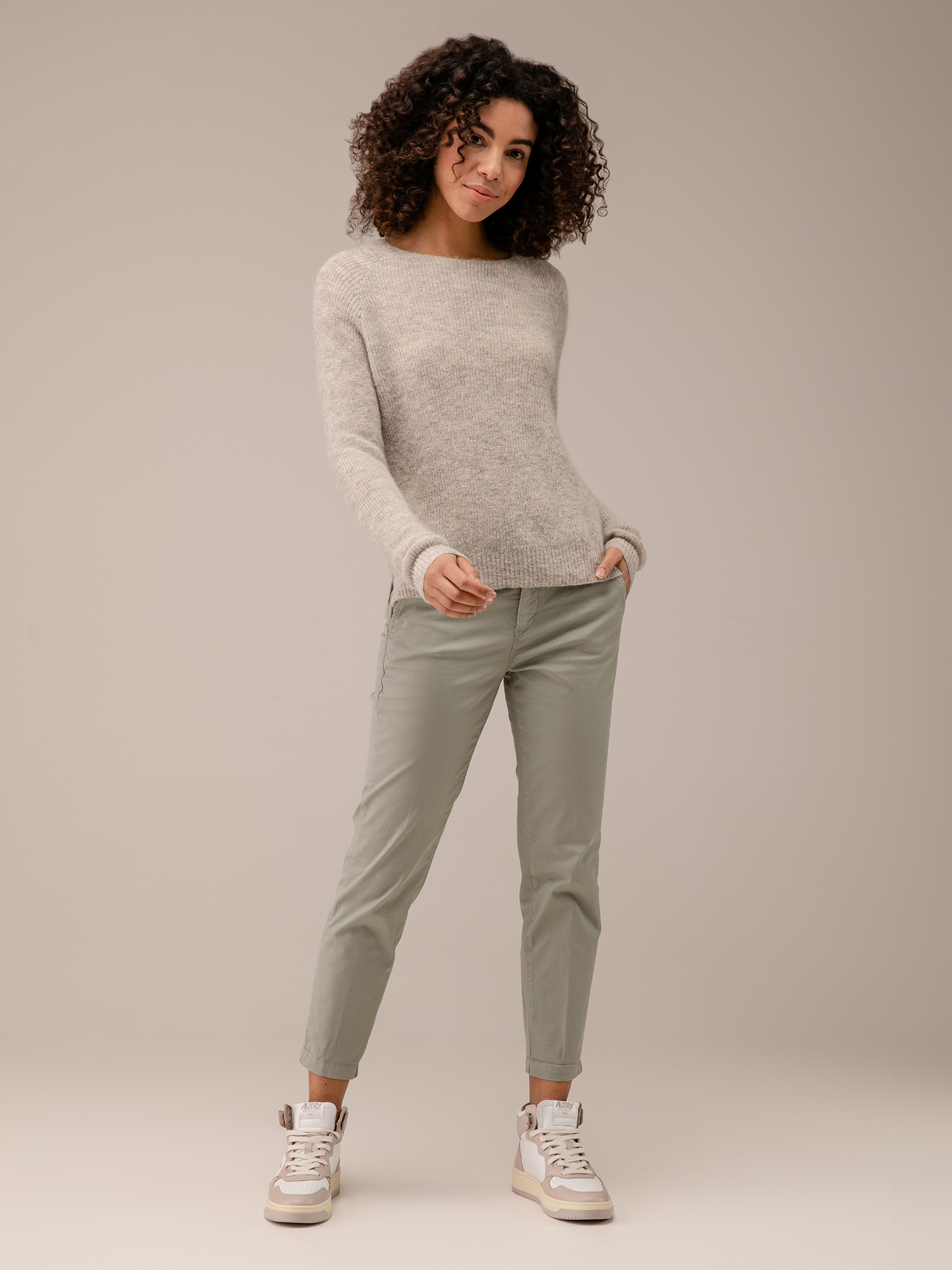 Detailansicht von Chinohose von MAC