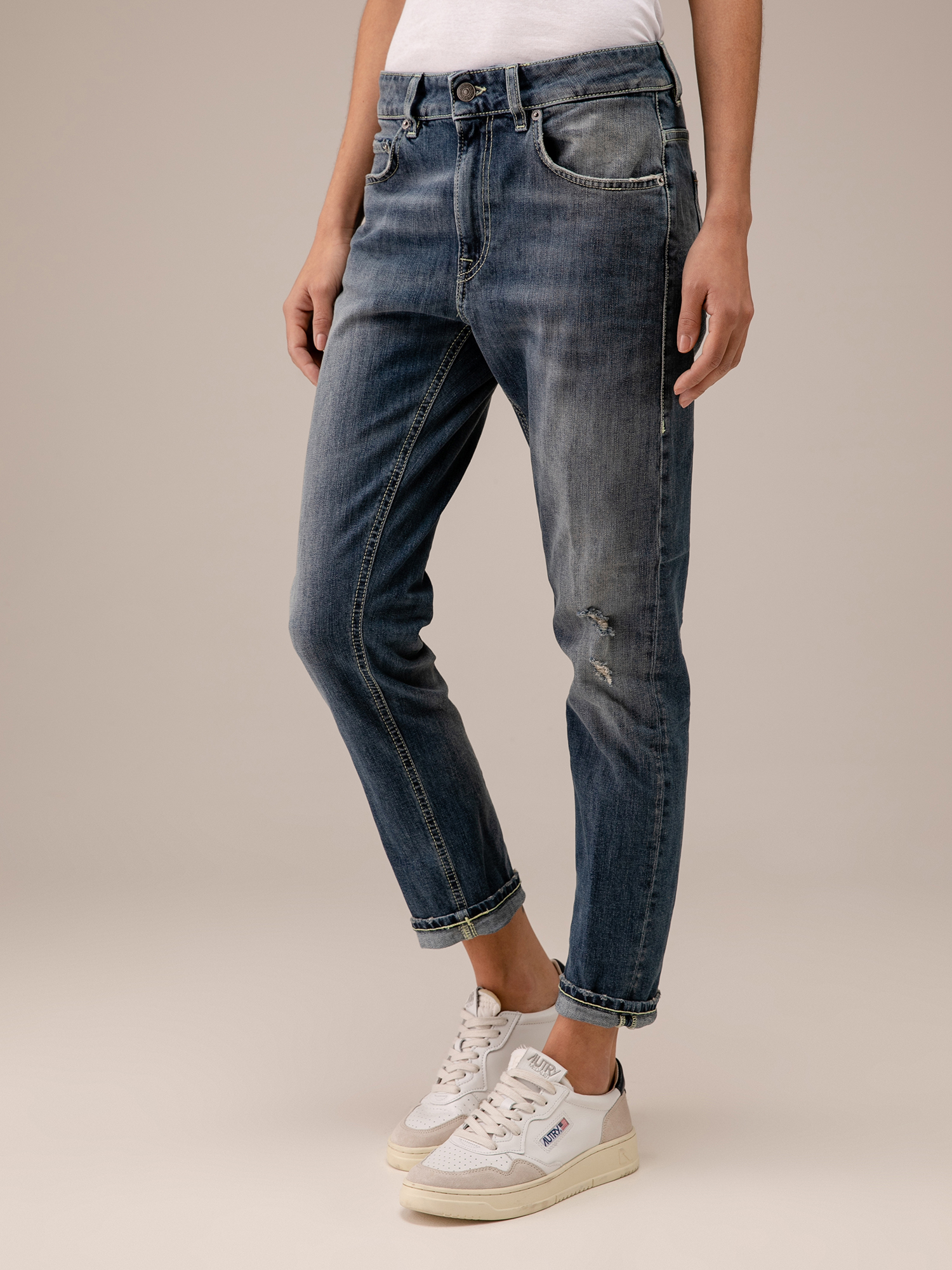 Detailansicht von Carrot Fit Jeans von DONDUP