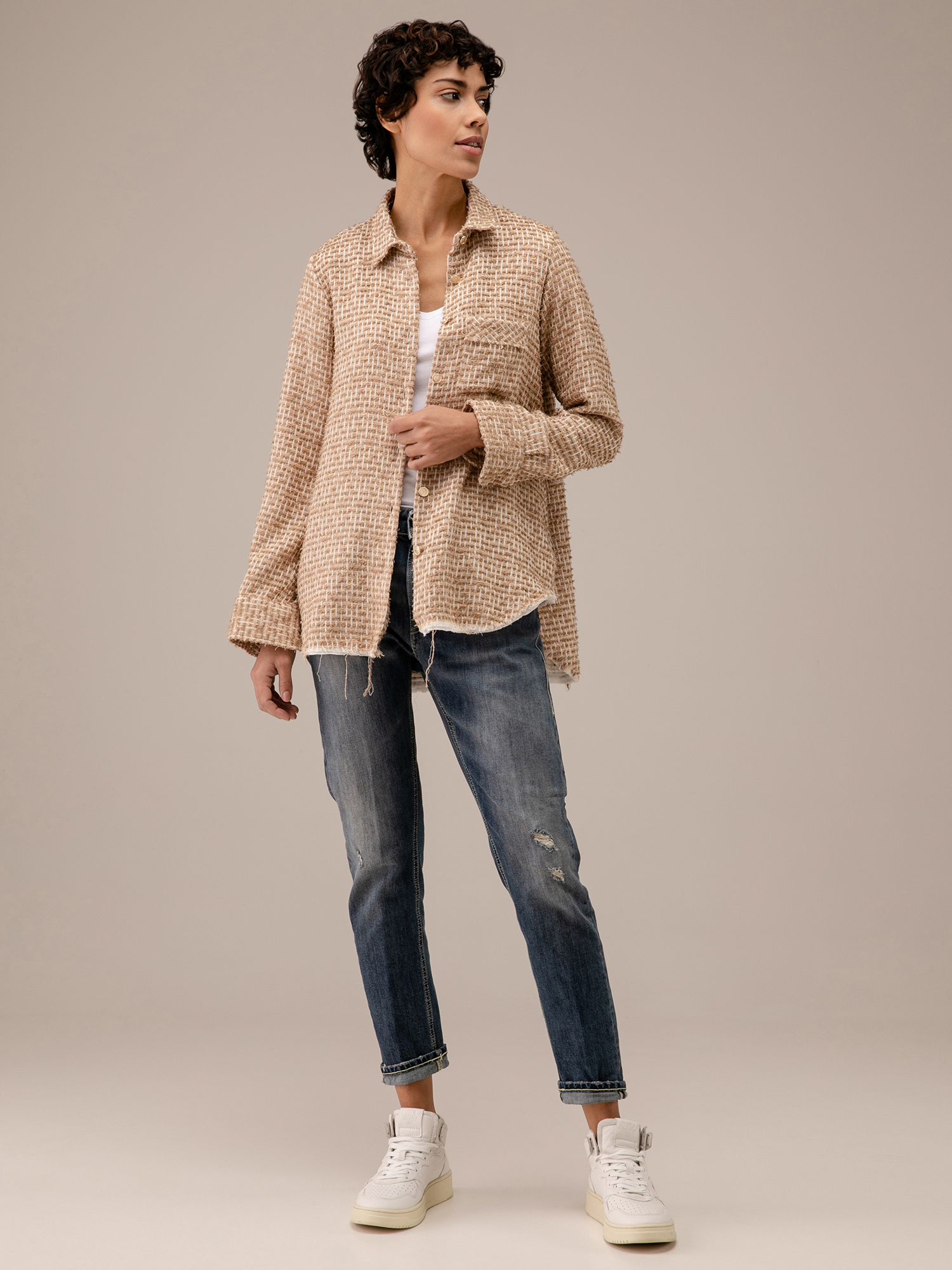 Detailansicht von Hemdbluse von LIS LAREIDA