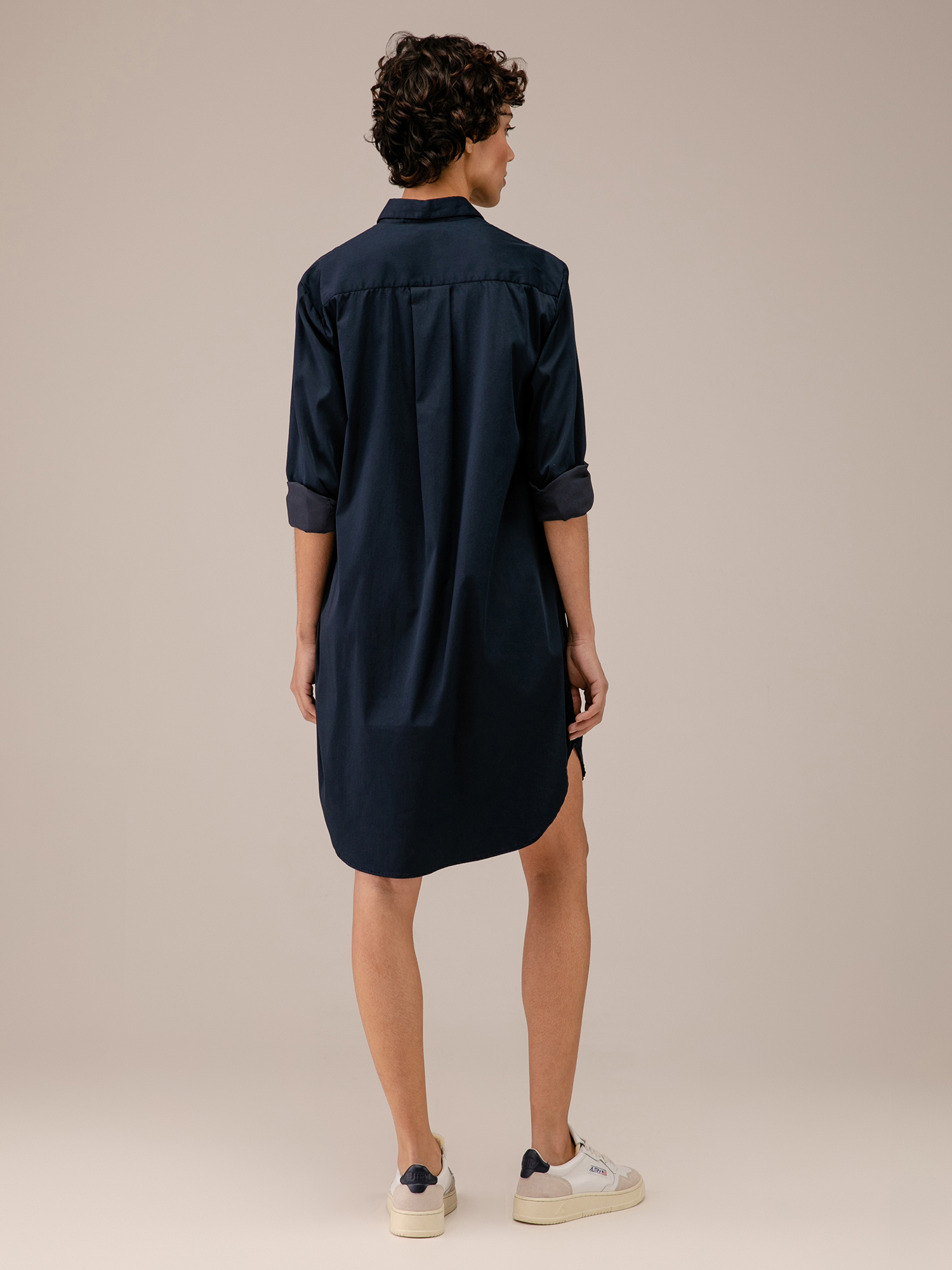 Detailansicht von Midi-Blusenkleid aus Baumwolle von AGLINI