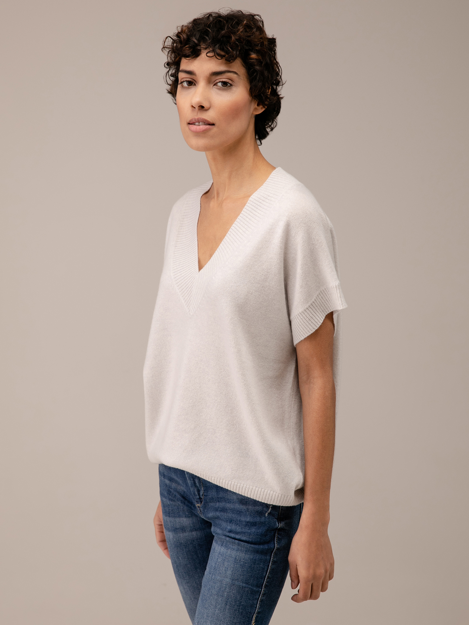 Detailansicht von Pullunder aus Schurwolle von ALLUDE