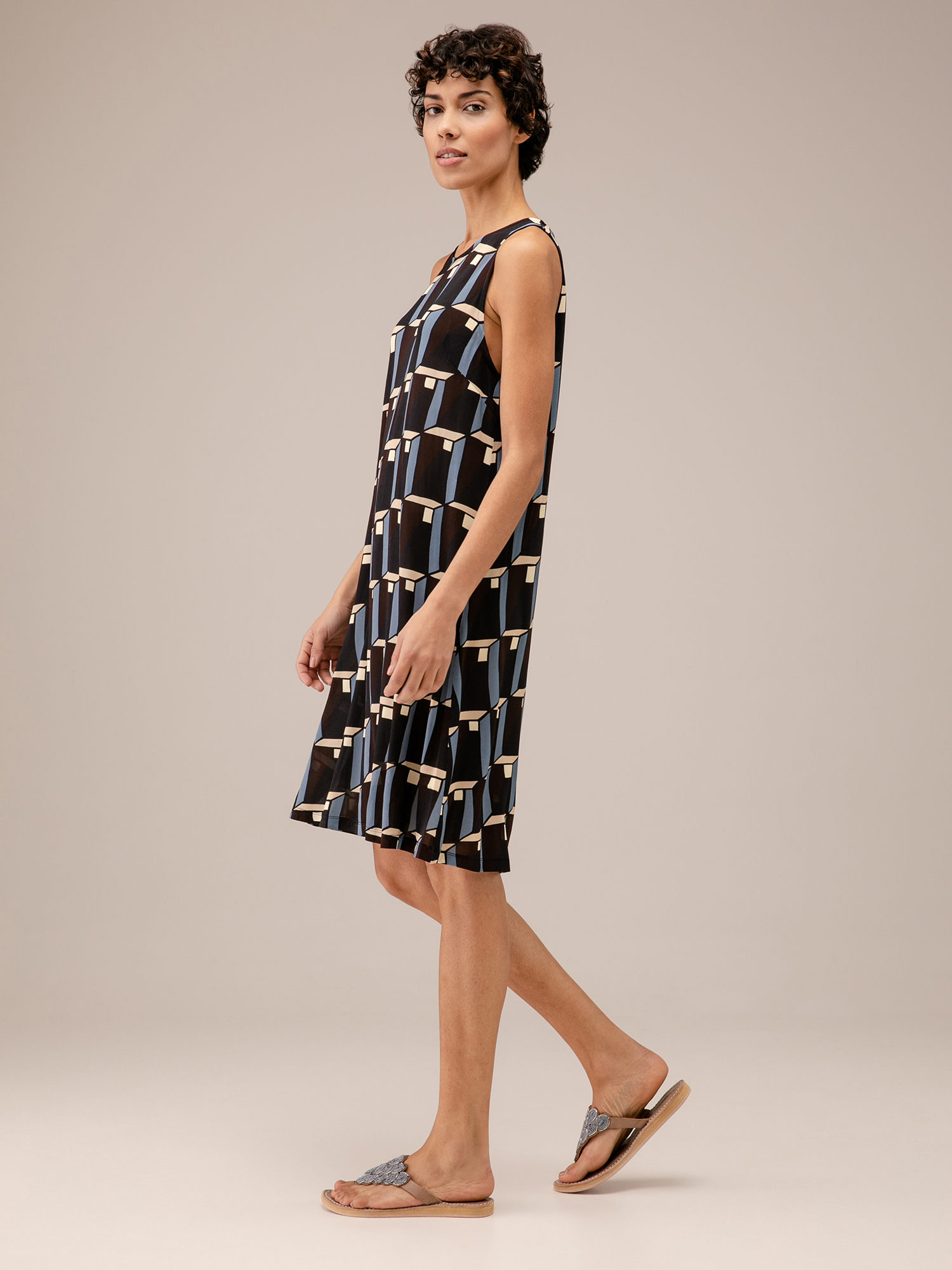 Detailansicht von Kurzes Kleid von SIYU