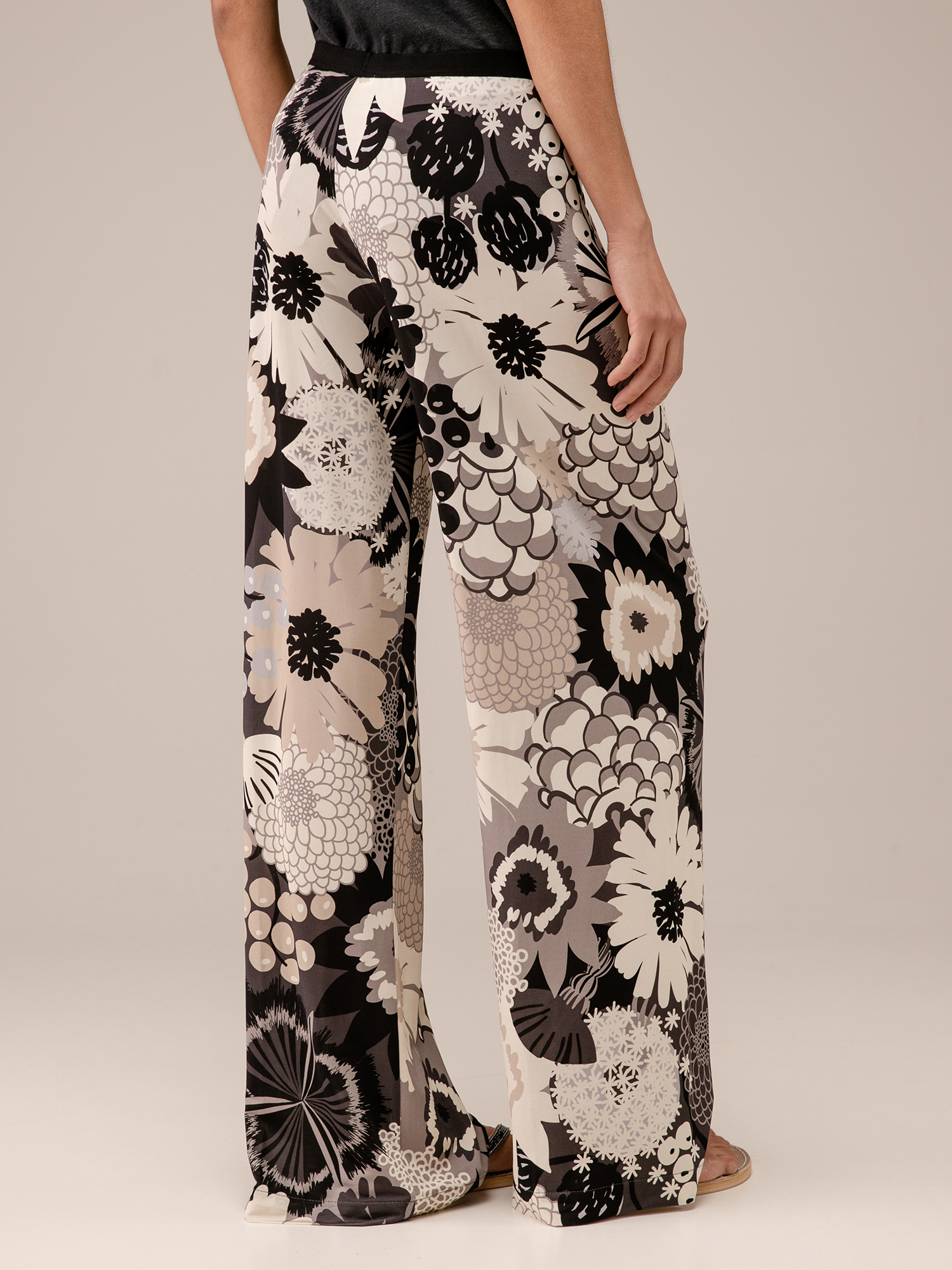 Detailansicht von Gemusterte Hose von SIYU