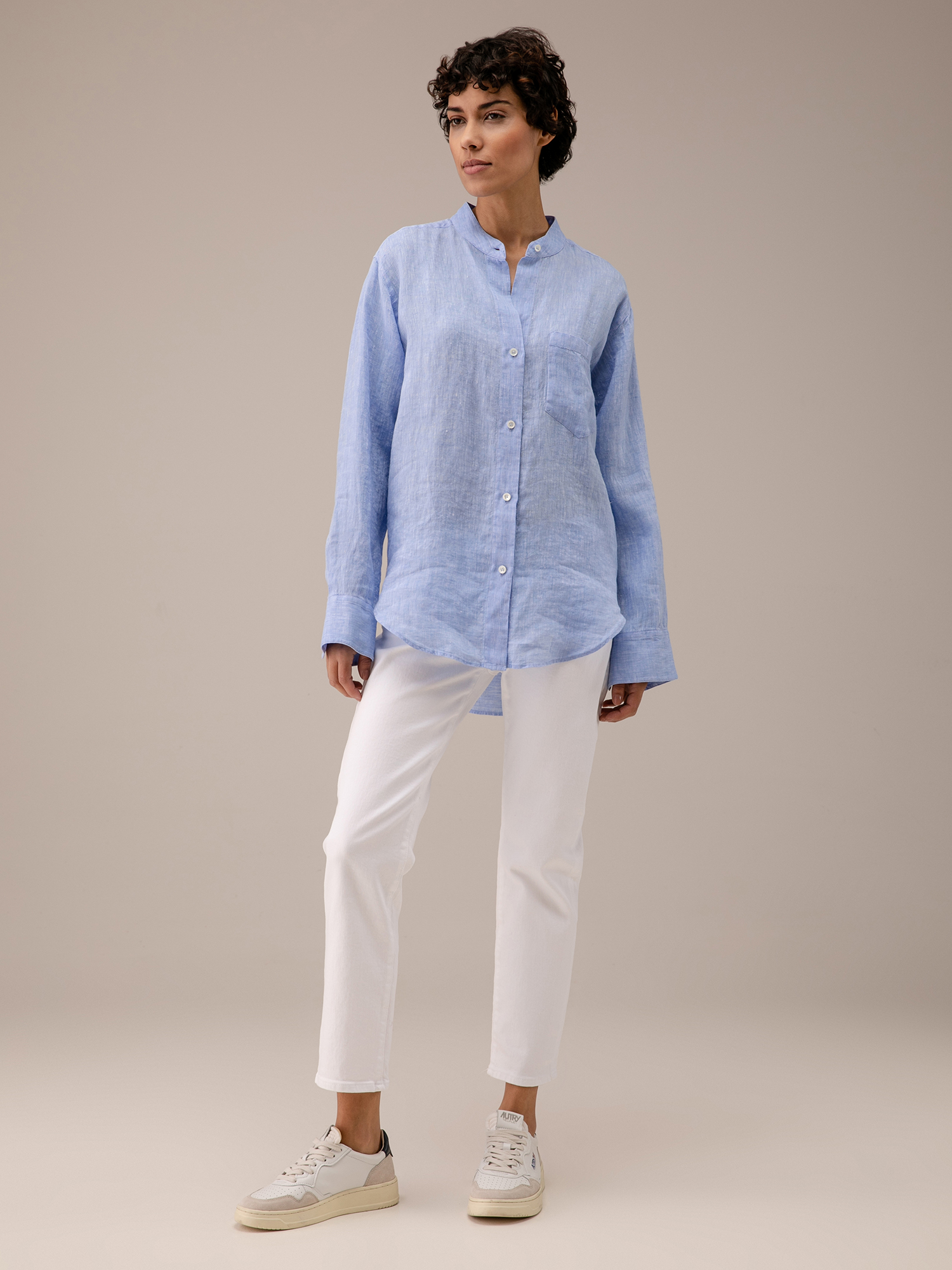 Detailansicht von Leinenbluse von ROBERT FRIEDMAN