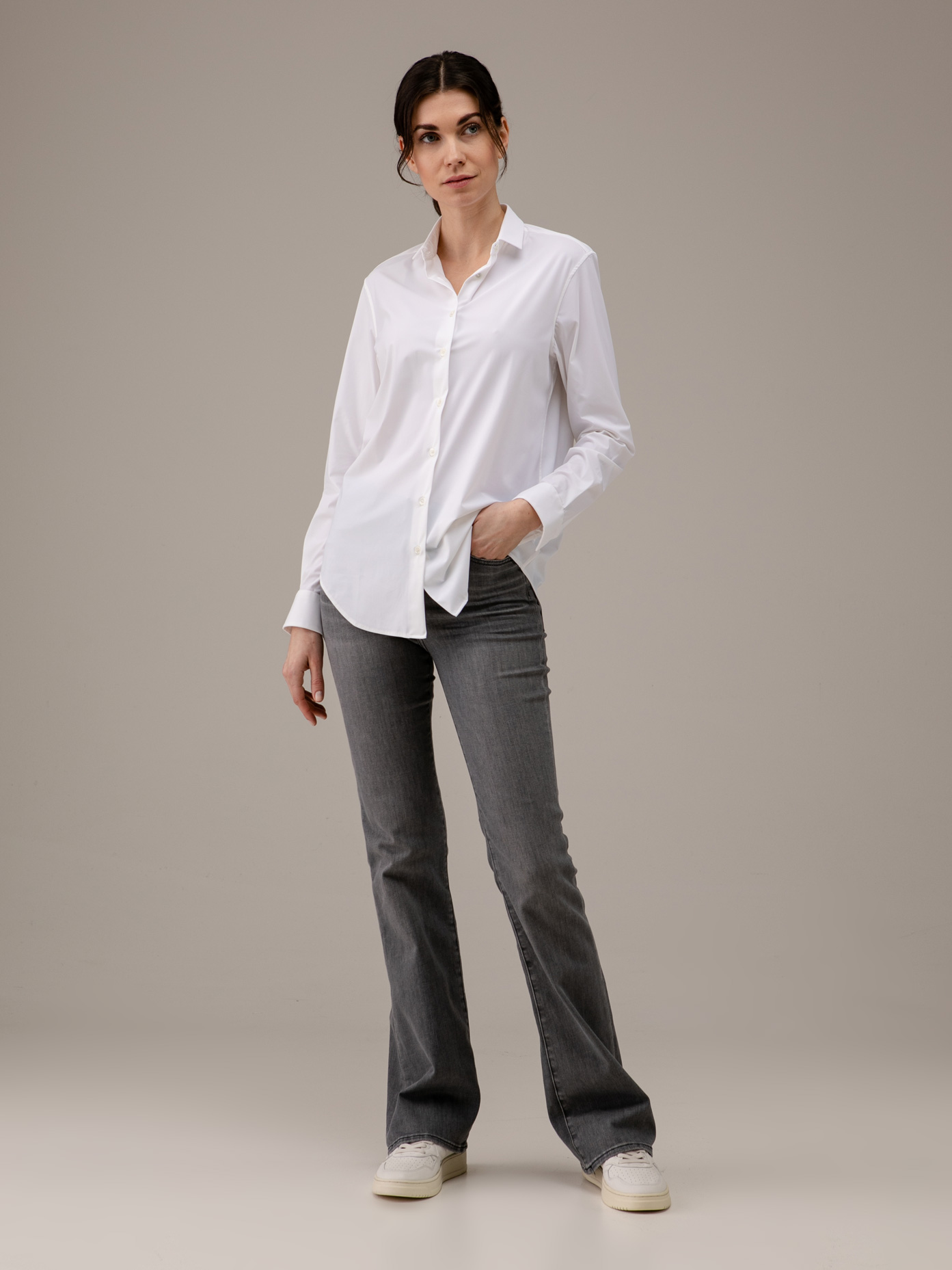 Detailansicht von Flared Jeans von ADRIANO GOLDSCHMIED