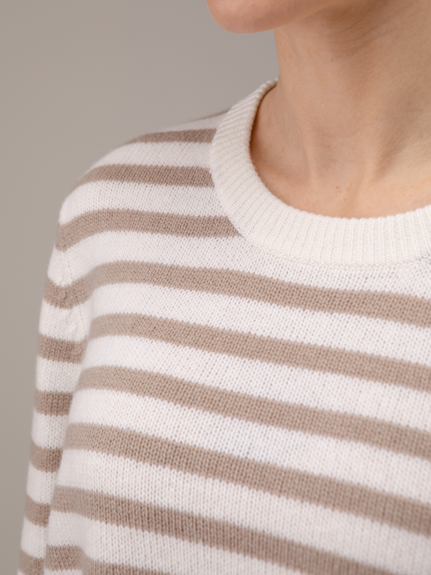 Detailansicht von Pullover aus Schurwolle von ALLUDE