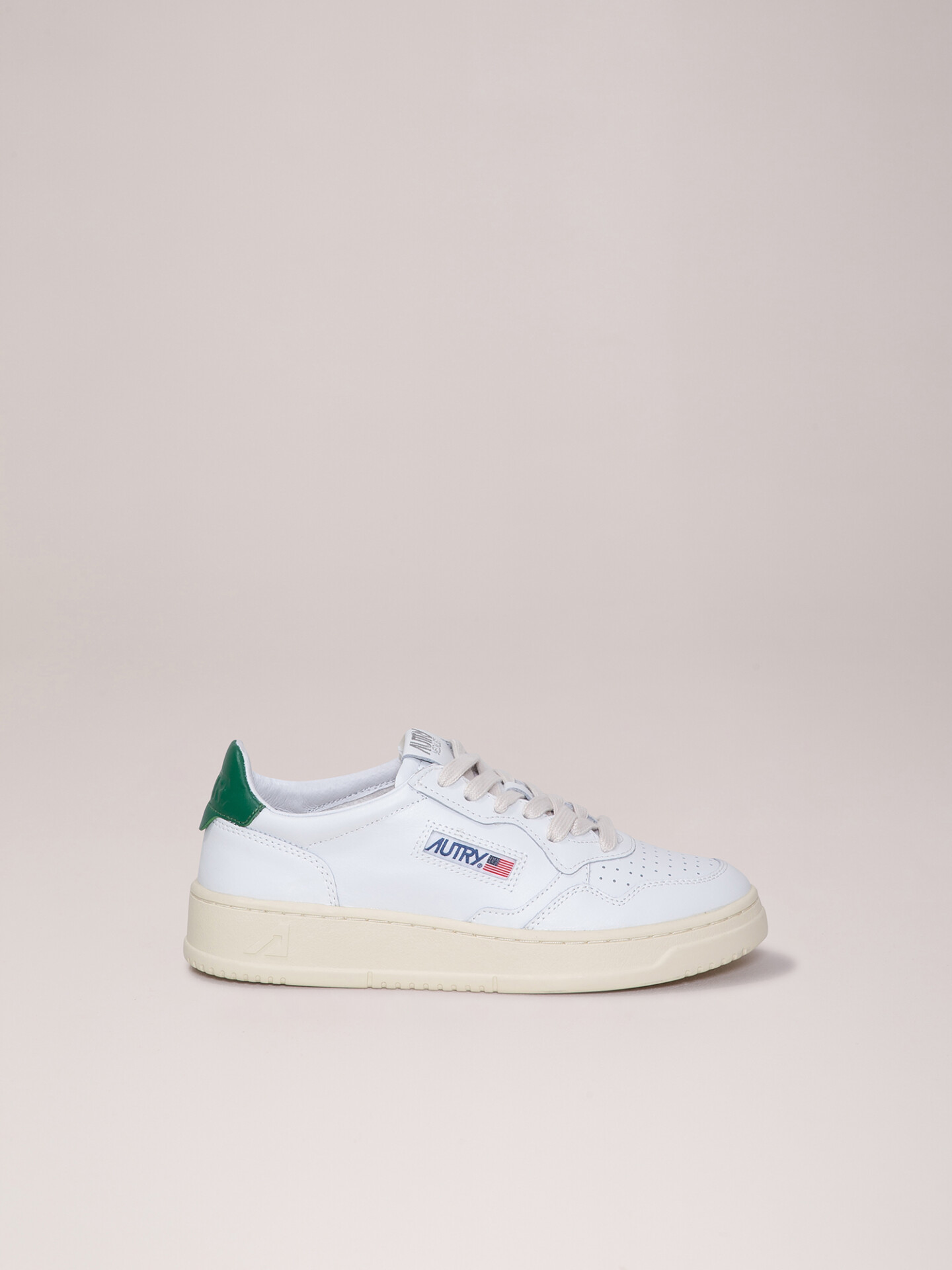 Detailansicht von Sneaker aus Leder von AUTRY