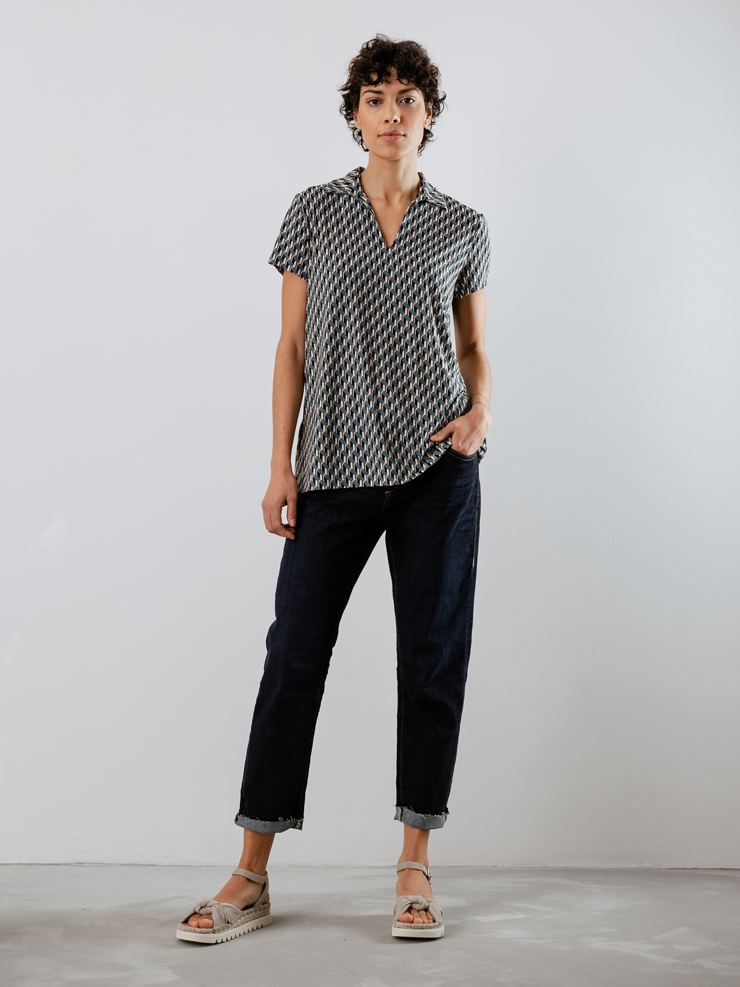 Detailansicht von Kurzarm-Poloshirt mit Musterung von SIYU