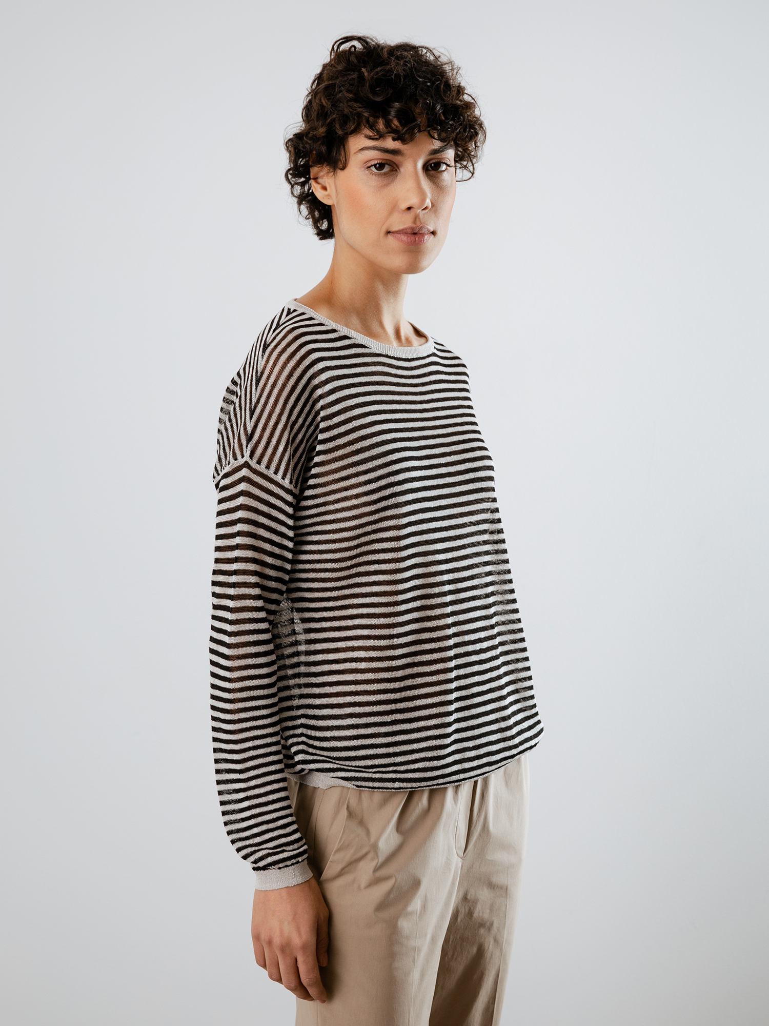 Detailansicht von Oversize Pullover aus Leinen von DANIELS