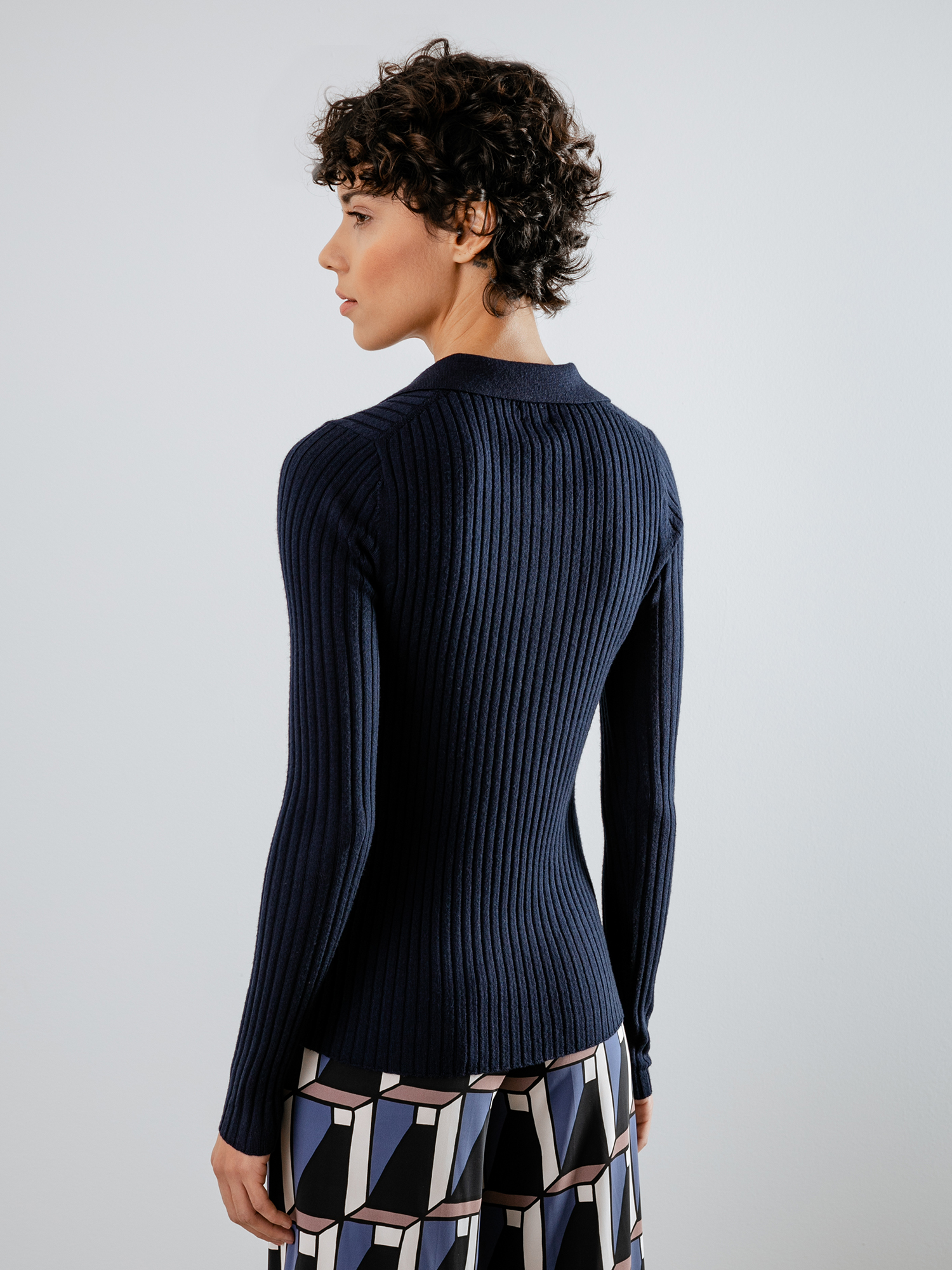 Detailansicht von Rippstrickpullover aus Merinowolle von DANIELS