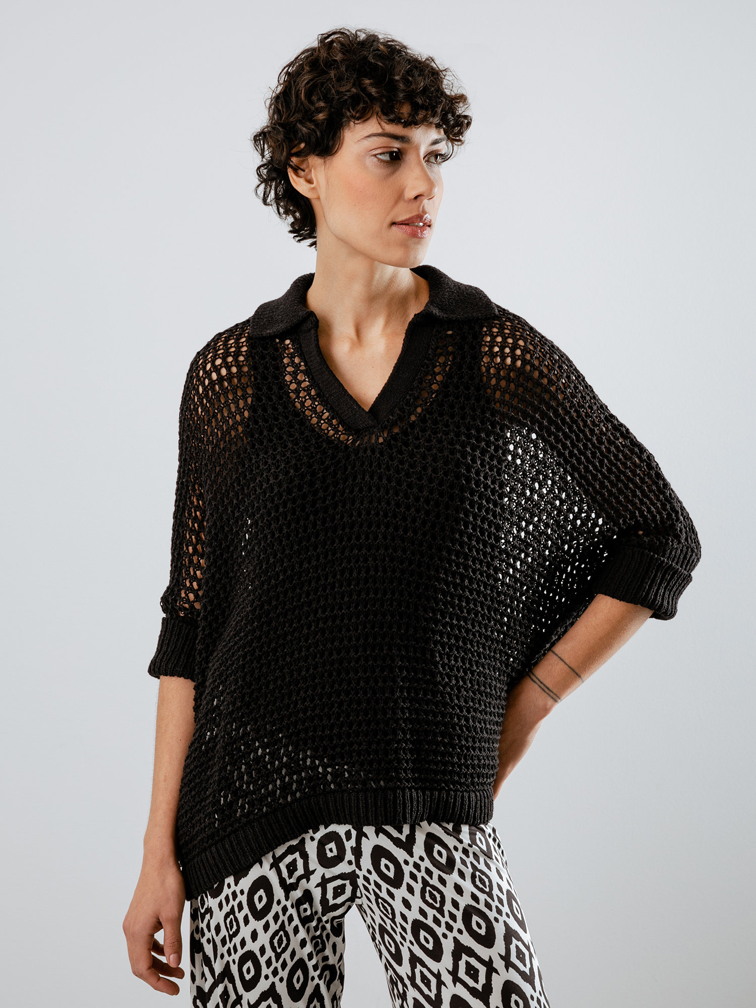 Detailansicht von Kurzarm-Pullover mit Lochstrick von DANIELS