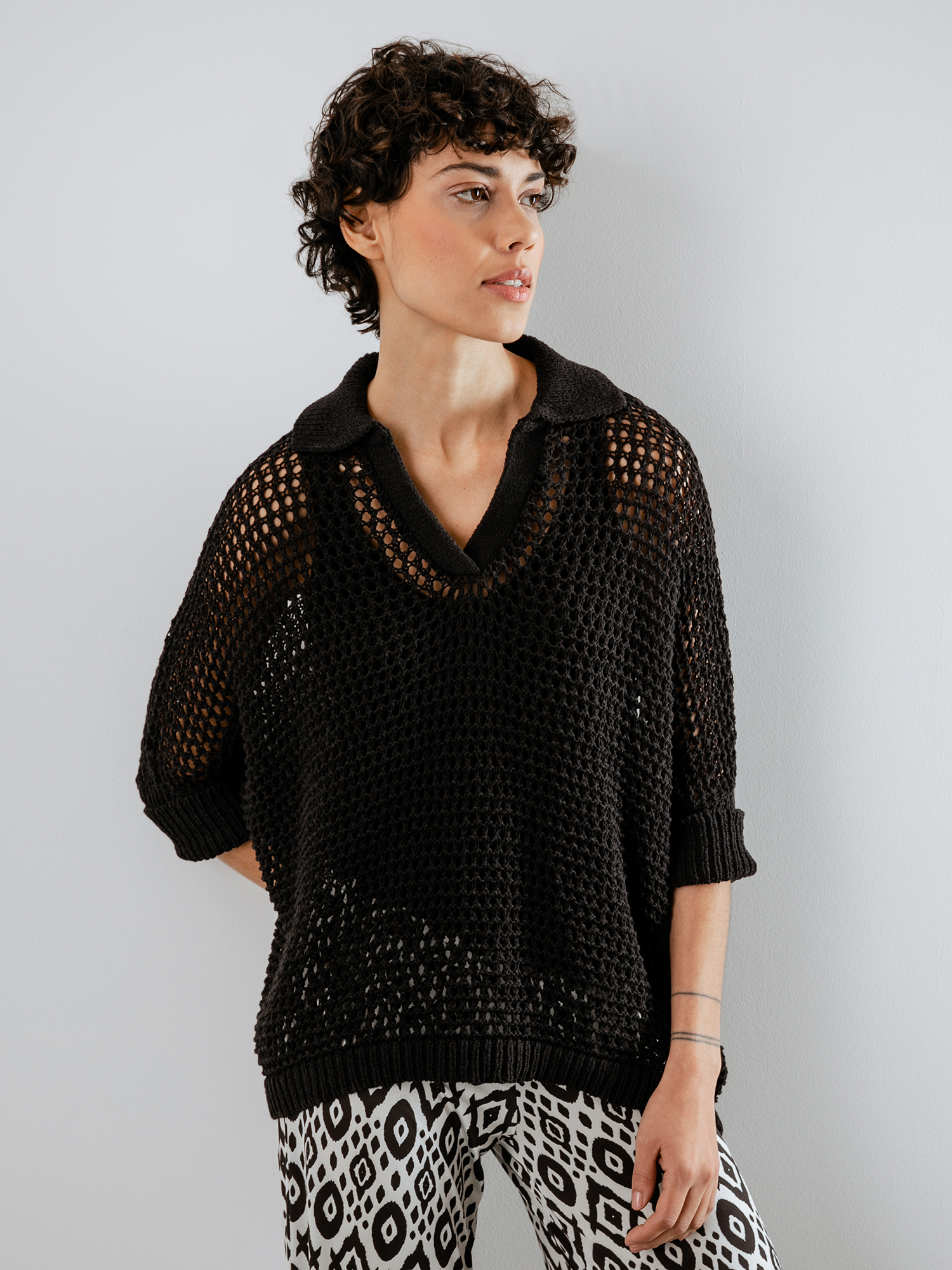 Detailansicht von Kurzarm-Pullover mit Lochstrick von DANIELS