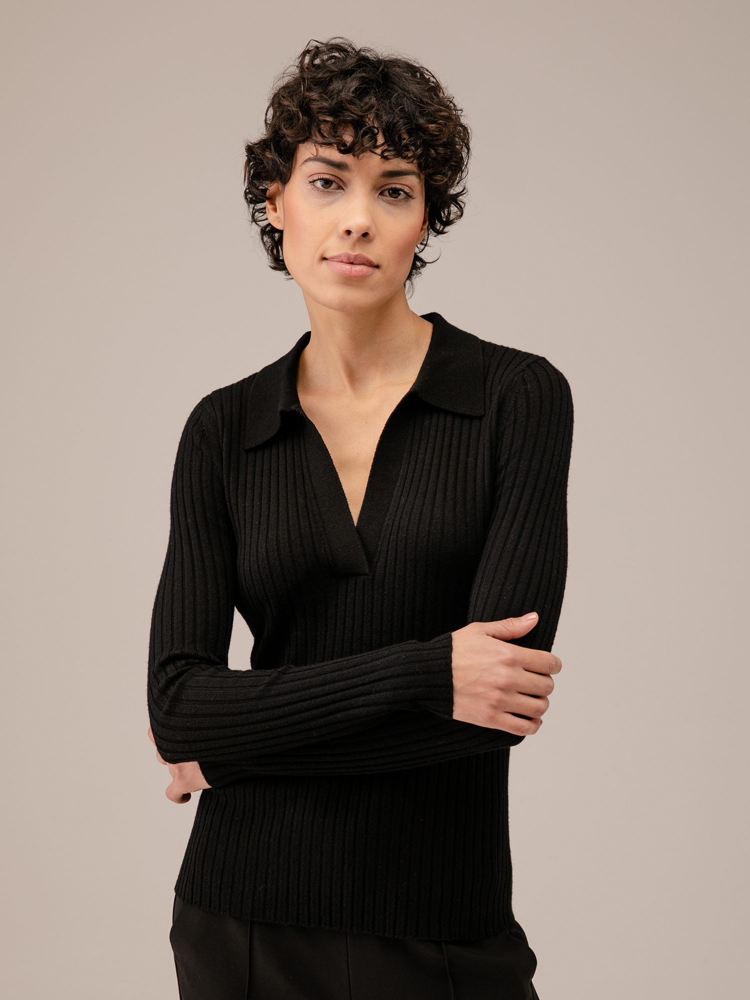 Detailansicht von Rippstrickpullover aus Merinowolle von DANIELS