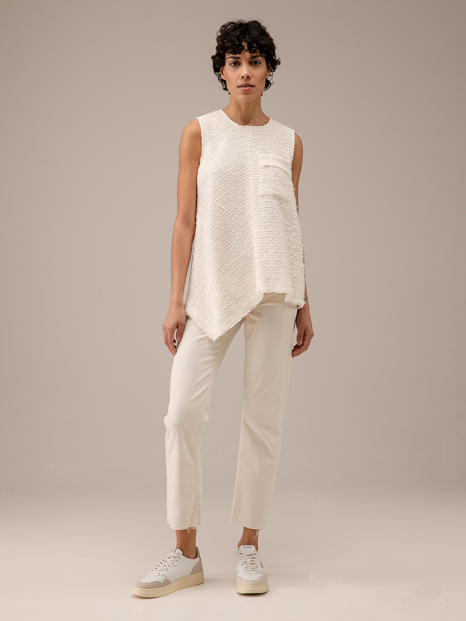 Detailansicht von Stricktop in Boucléoptik von LIS LAREIDA