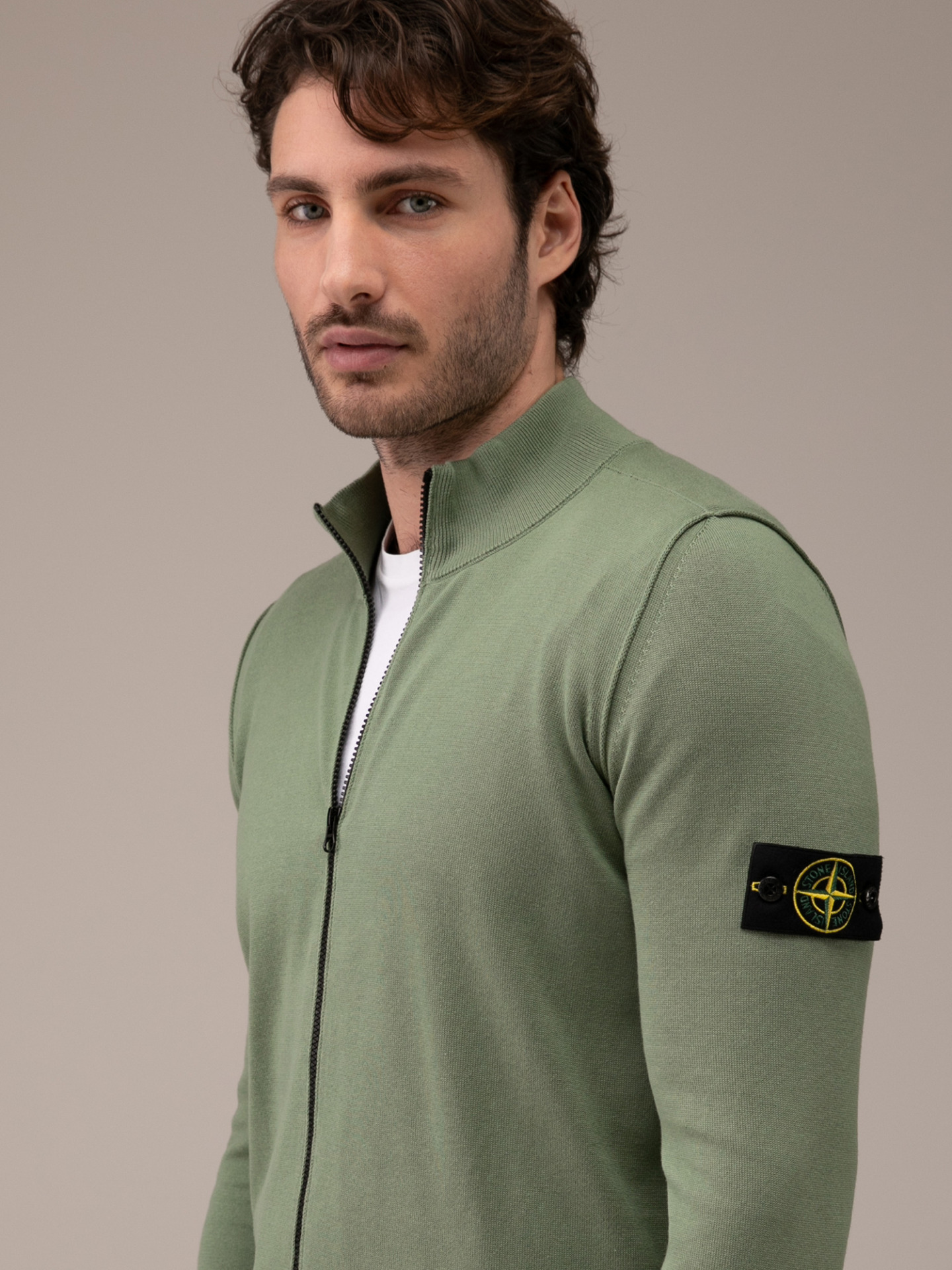 Detailansicht von Strickjacke aus Baumwolle von STONE ISLAND