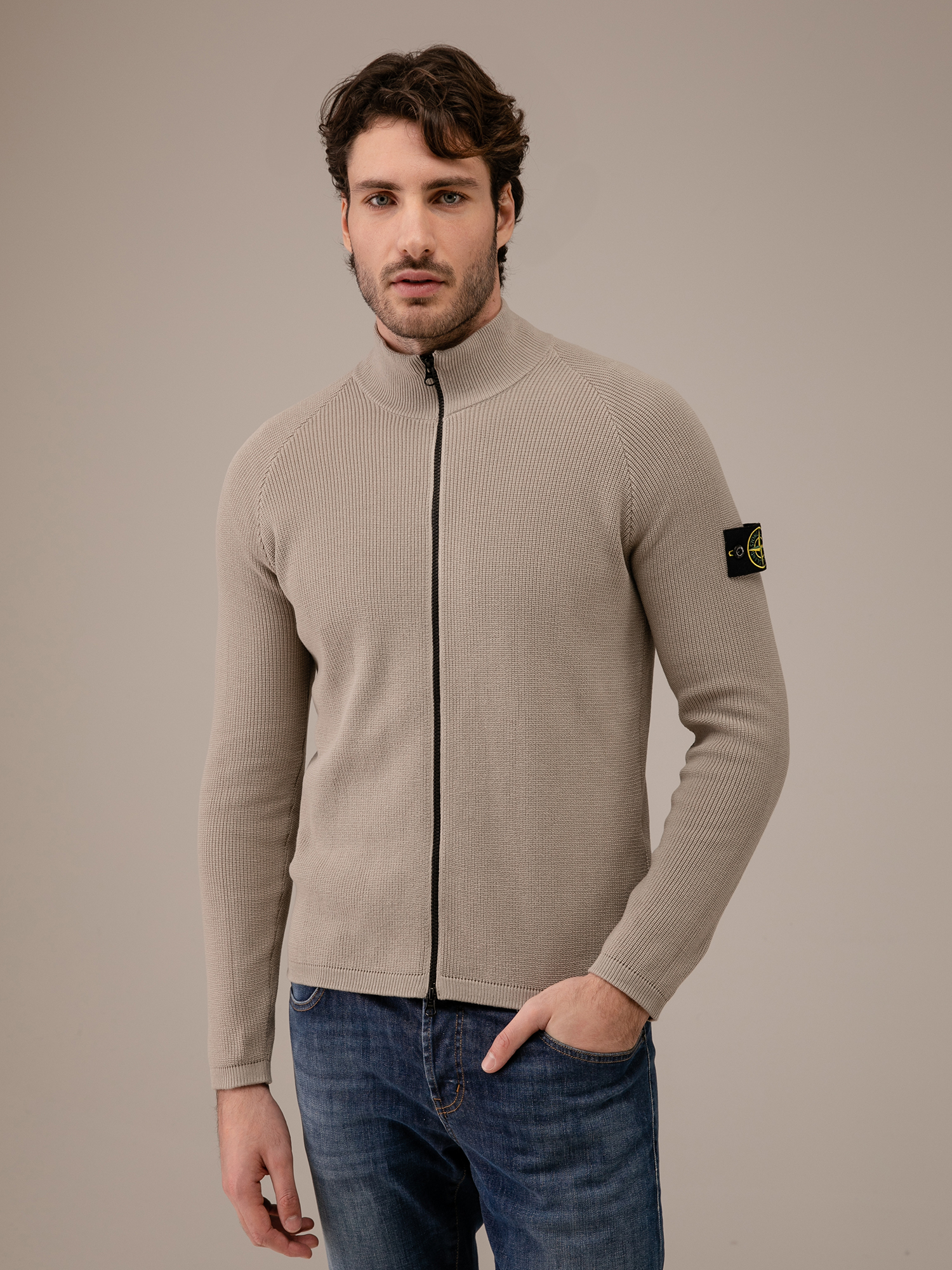 Detailansicht von Strickjacke aus Baumwolle von STONE ISLAND