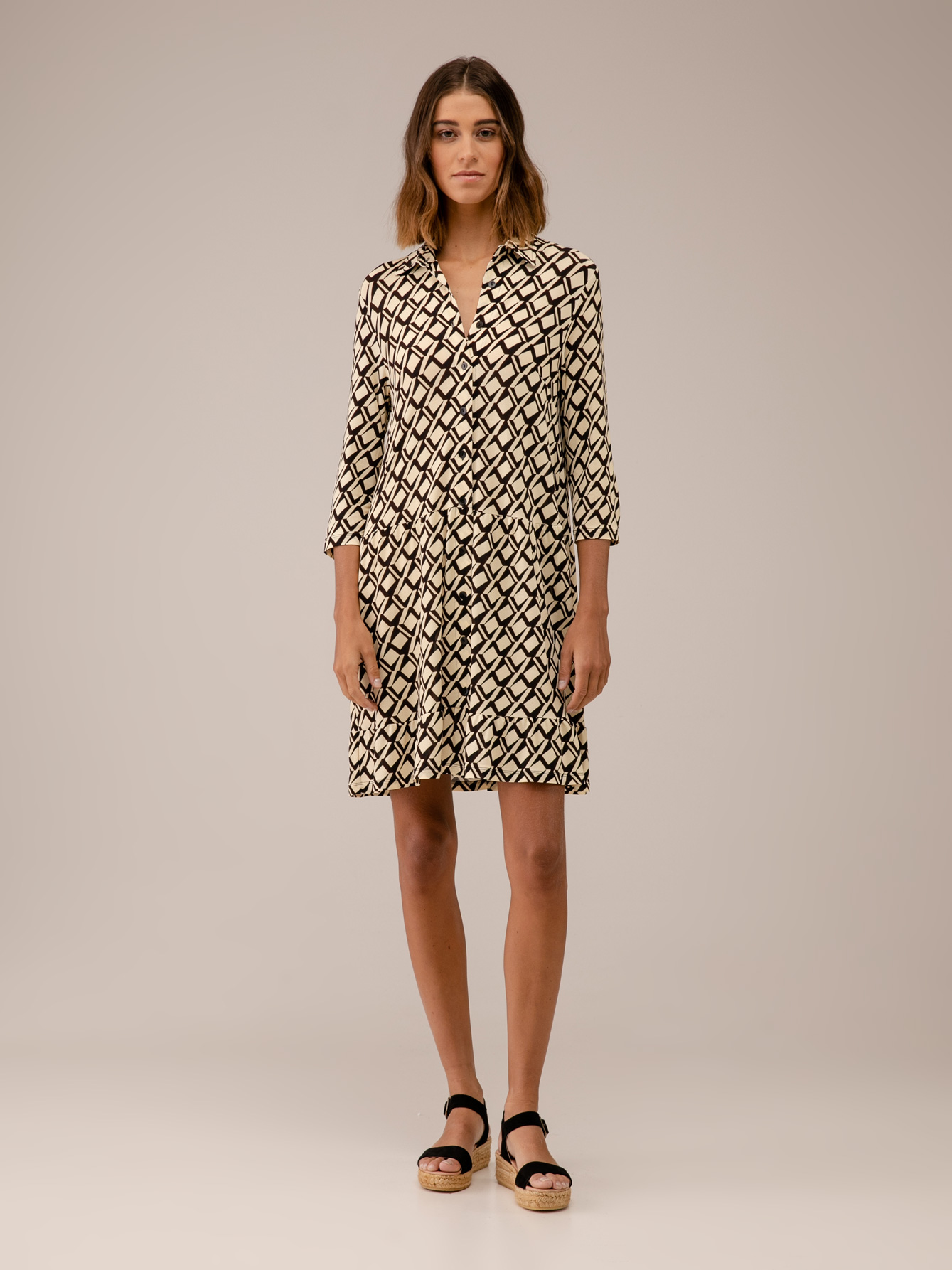 Detailansicht von Kurzes Blusenkleid von SIYU