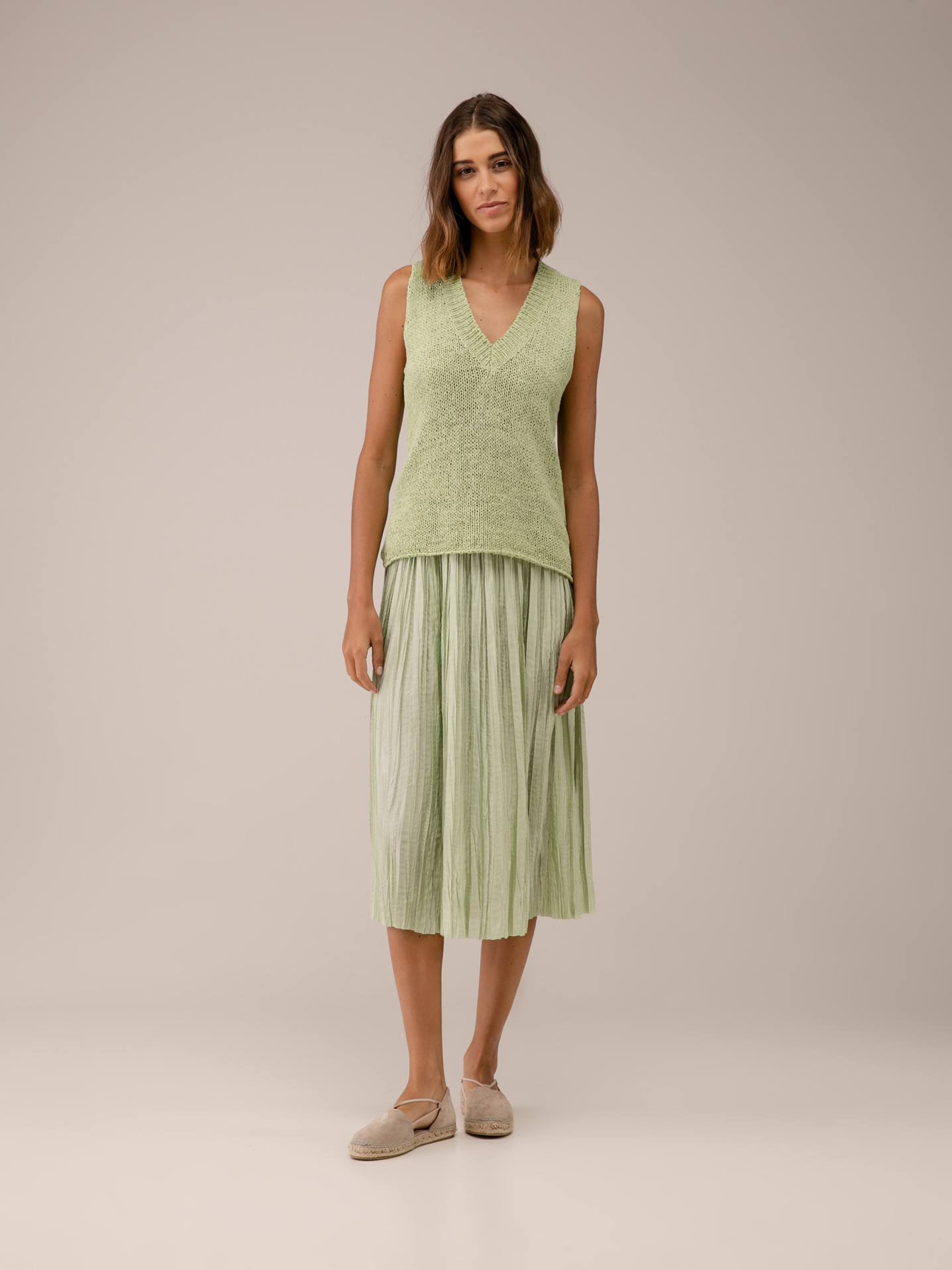 Detailansicht von Midi-Plisseerock von ROBERTO COLLINA