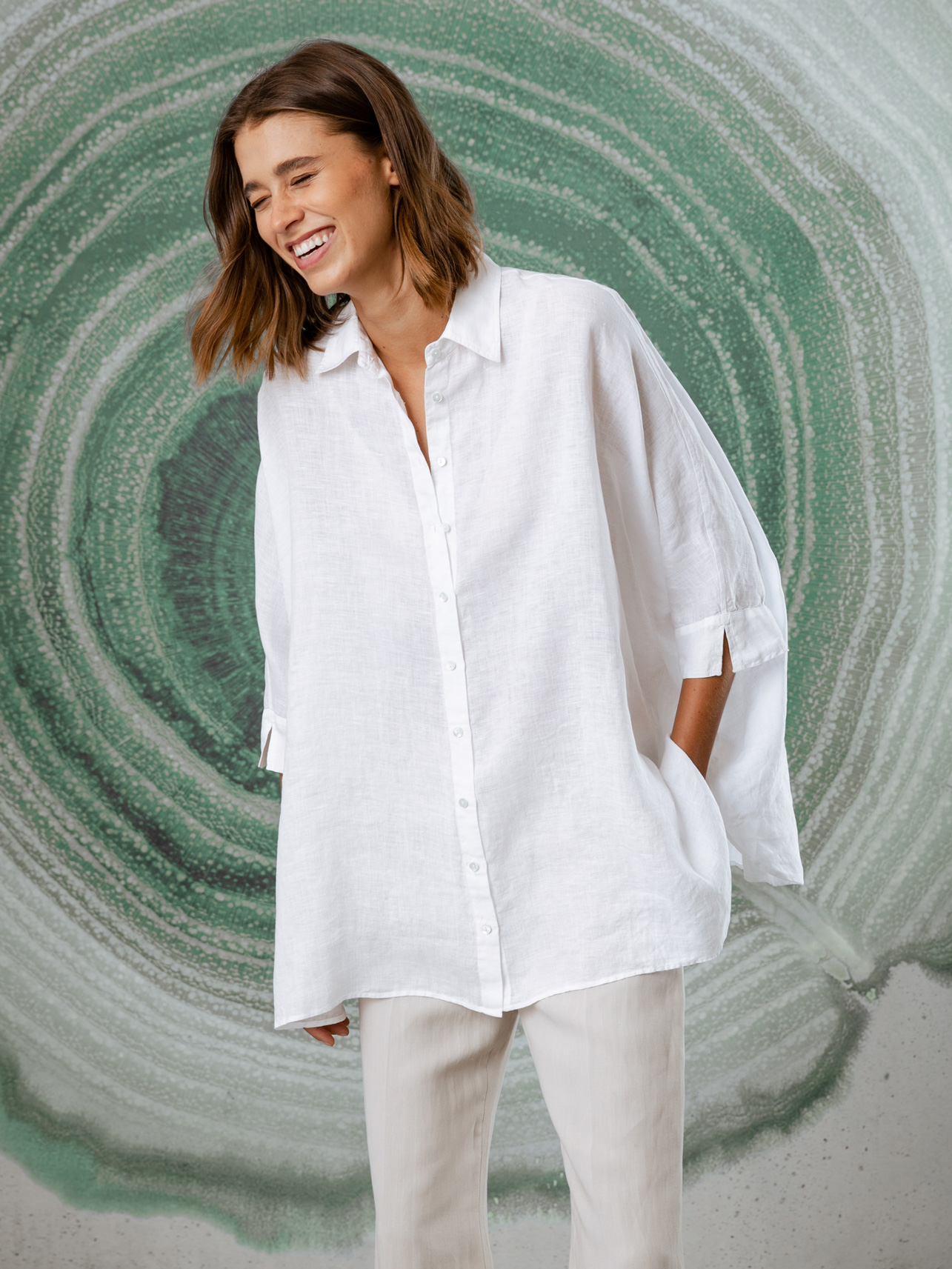 Detailansicht von Oversized Leinenbluse von ANTONELLI