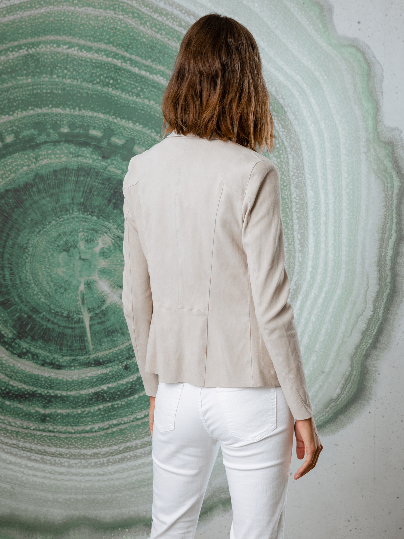 Detailansicht von Velour-Lederblazer von GIORGIO BRATO