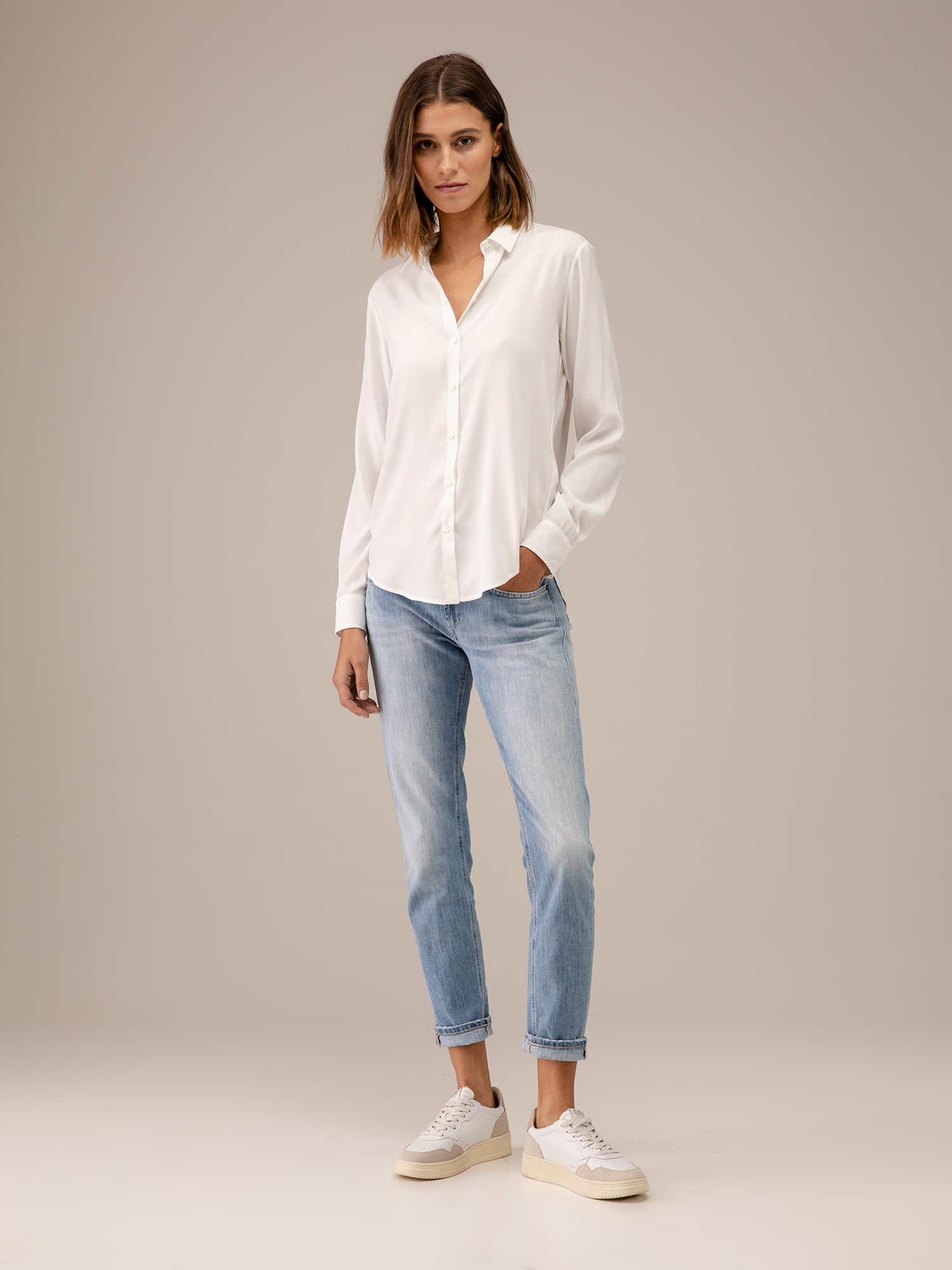 Detailansicht von Seidenbluse von HER SHIRT