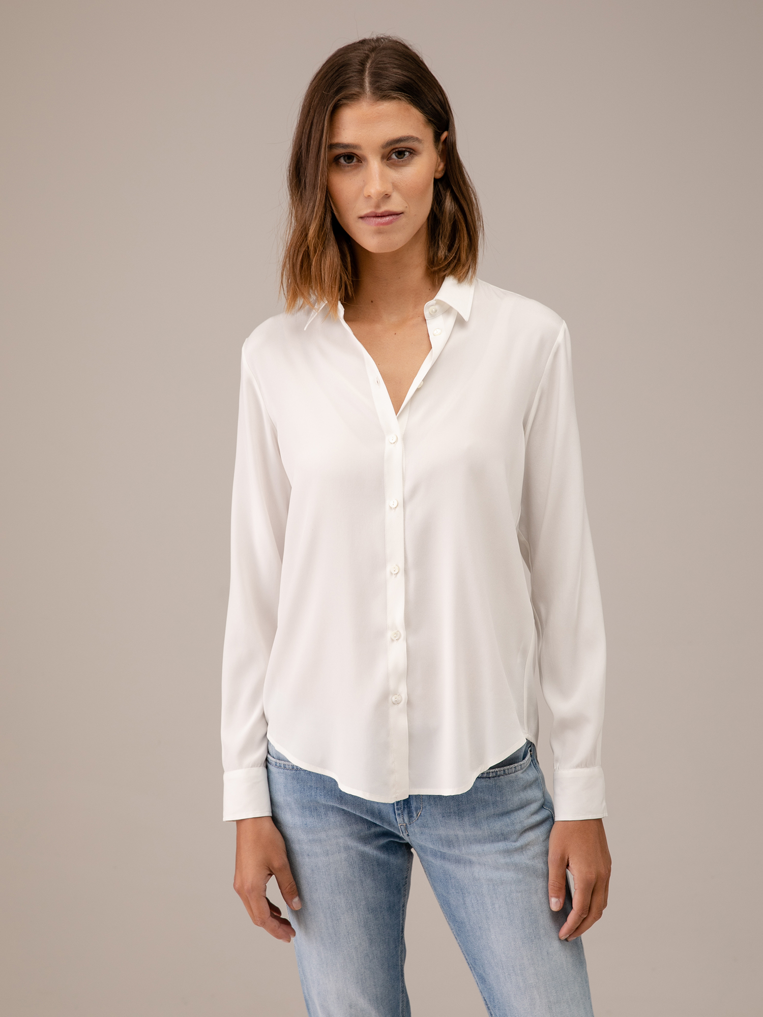 Detailansicht von Seidenbluse von HER SHIRT