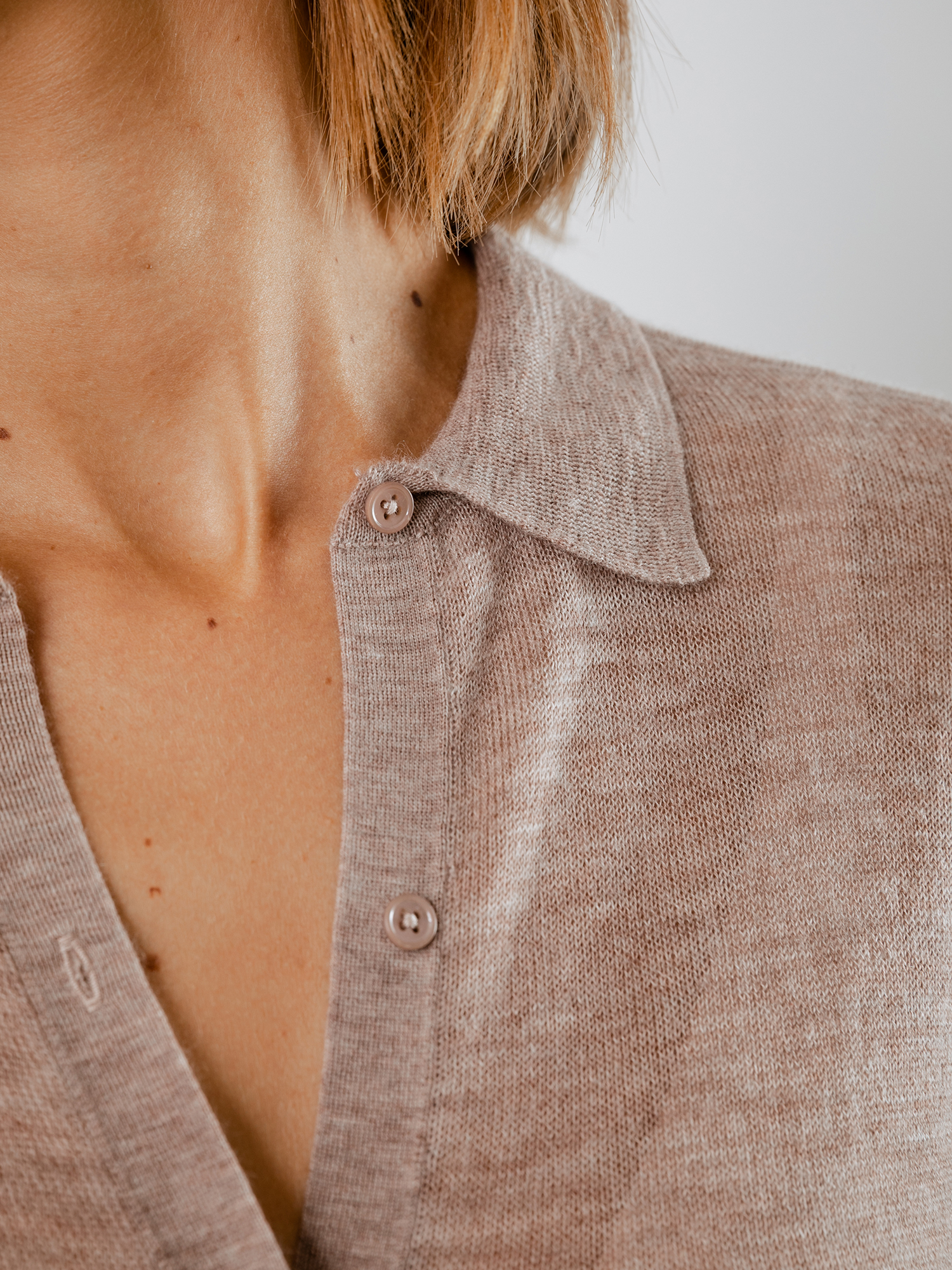 Detailansicht von Kurzarm-Pullover aus Cashmere von DANIELS