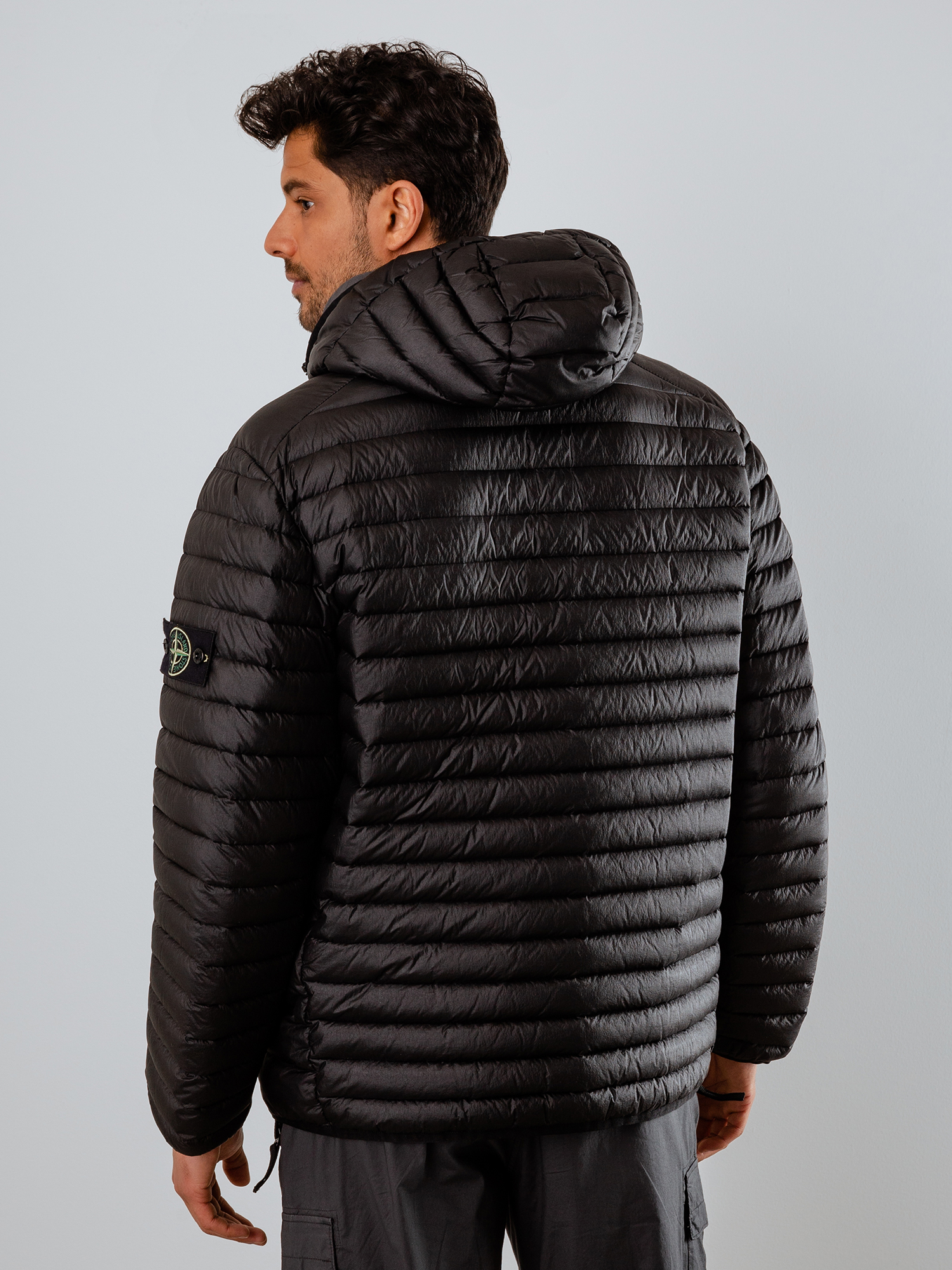 Detailansicht von Daunenjacke von STONE ISLAND