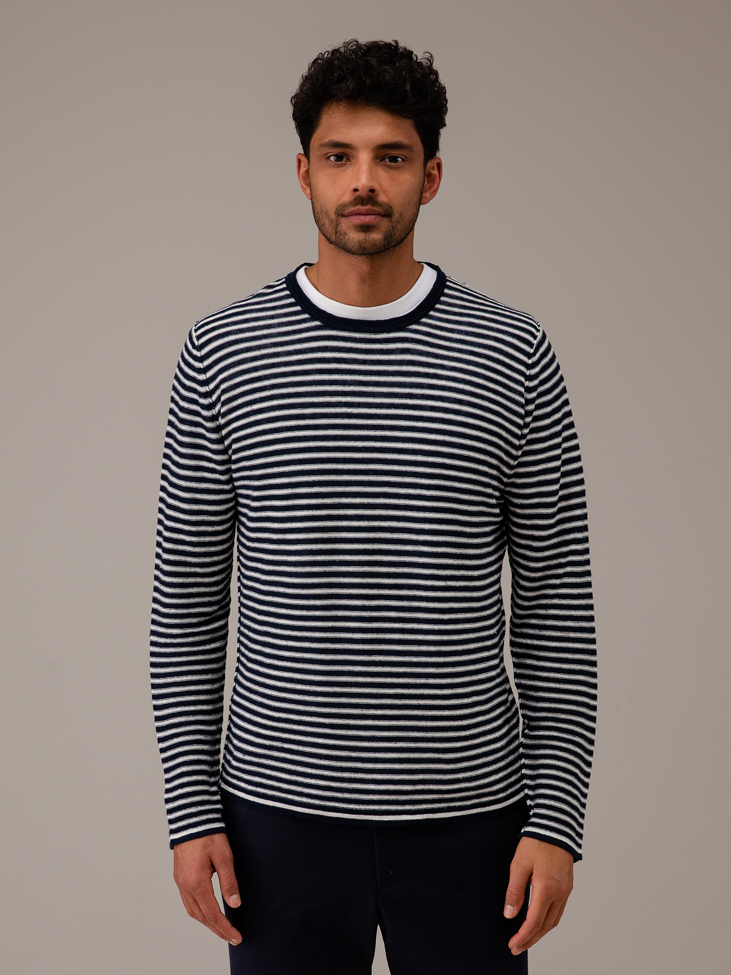 Detailansicht von Pullover aus Leinen von ROBERTO COLLINA