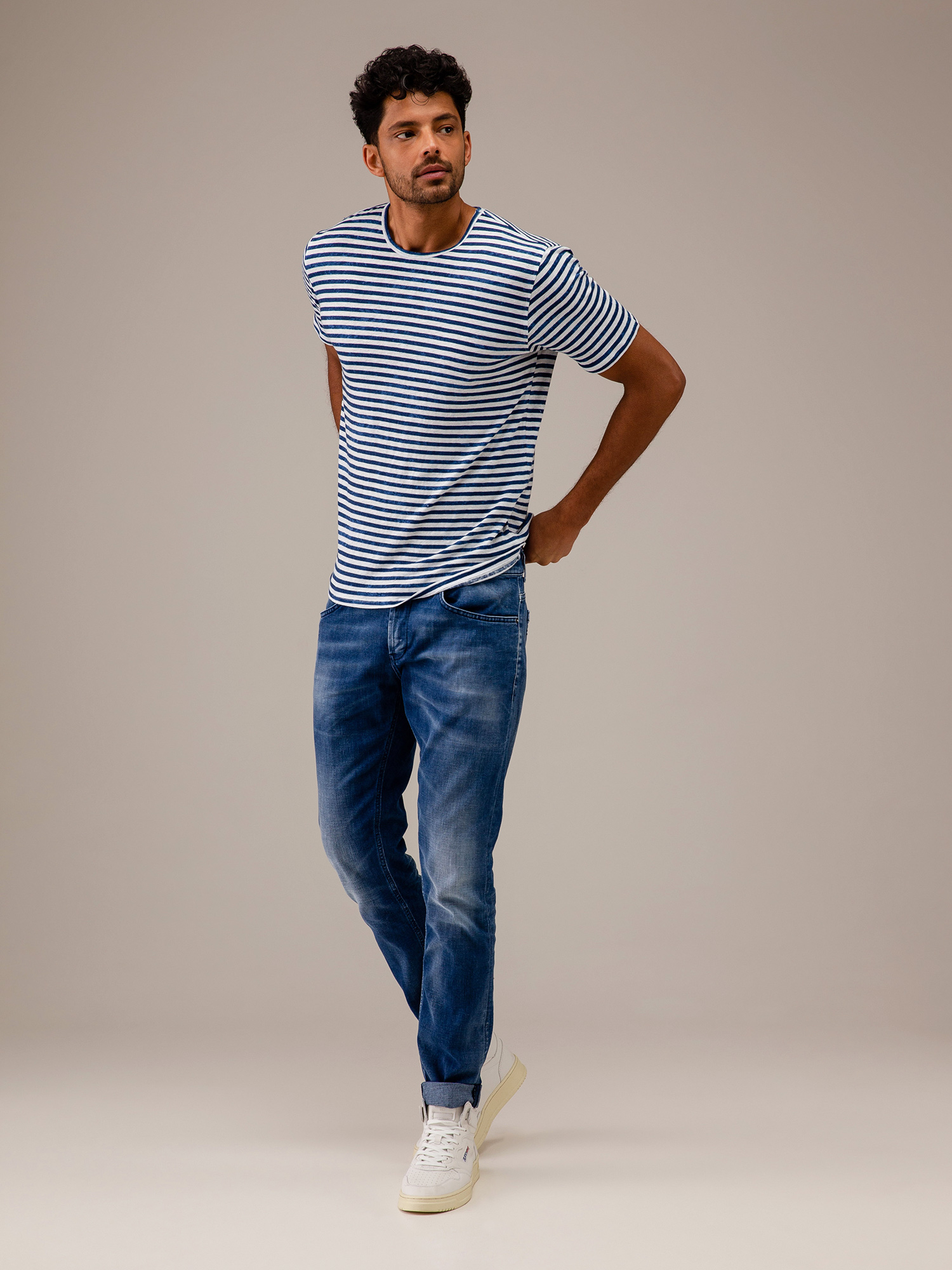 Detailansicht von T-Shirt aus Leinen von STEFAN BRANDT