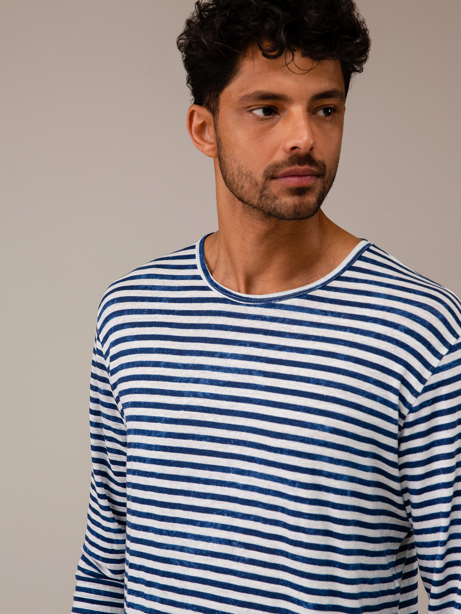 Detailansicht von Langarmshirt aus Leinen von STEFAN BRANDT