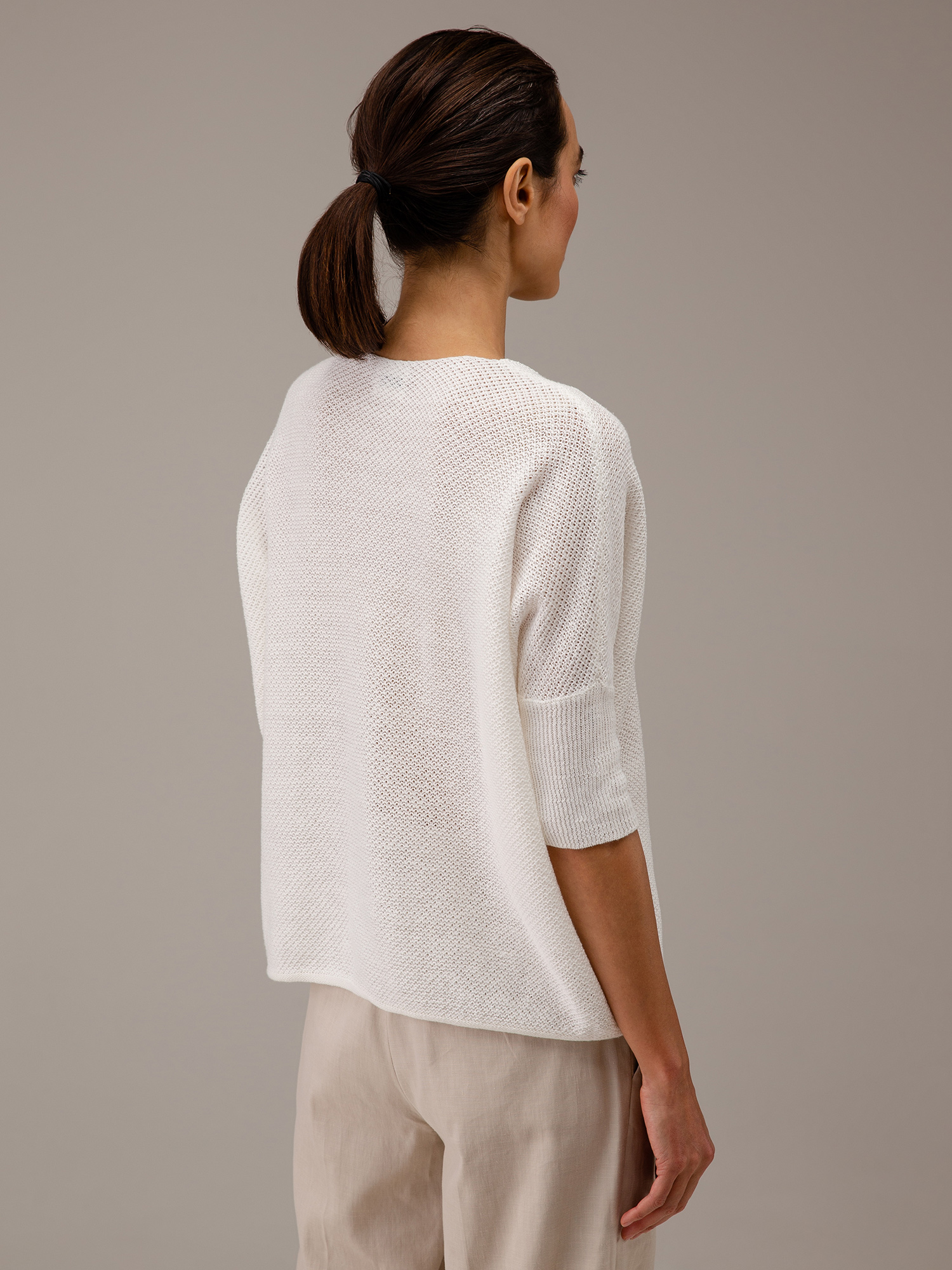 Detailansicht von Kurzarm-Pullover aus Leinen von DANIELS