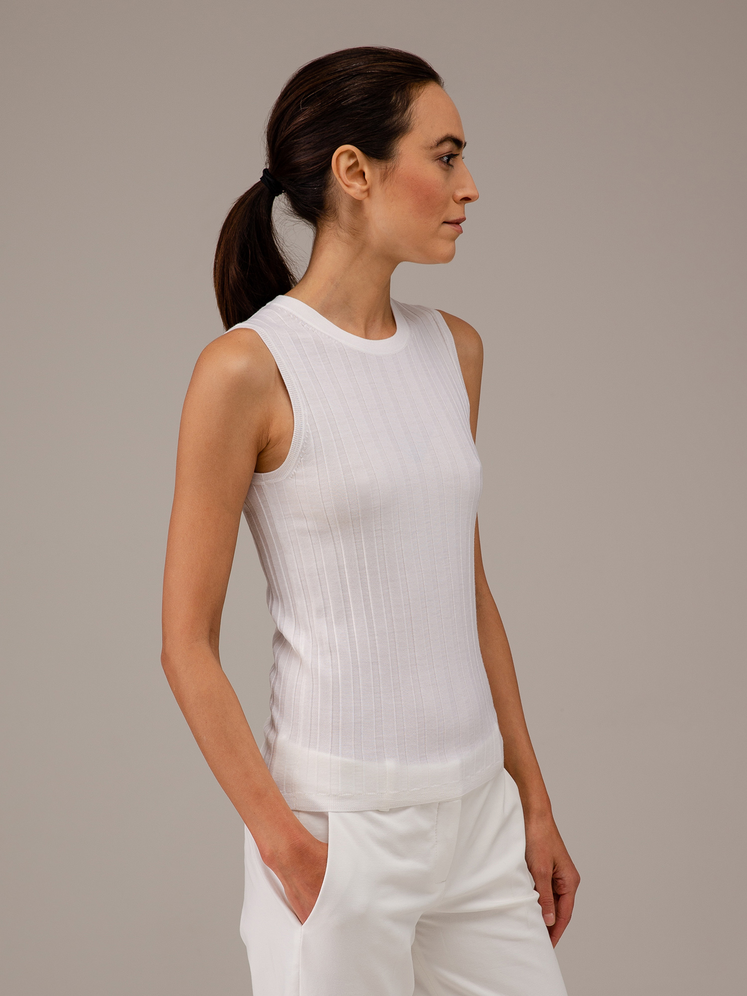 Detailansicht von Sricktop aus Schurwolle von ALLUDE