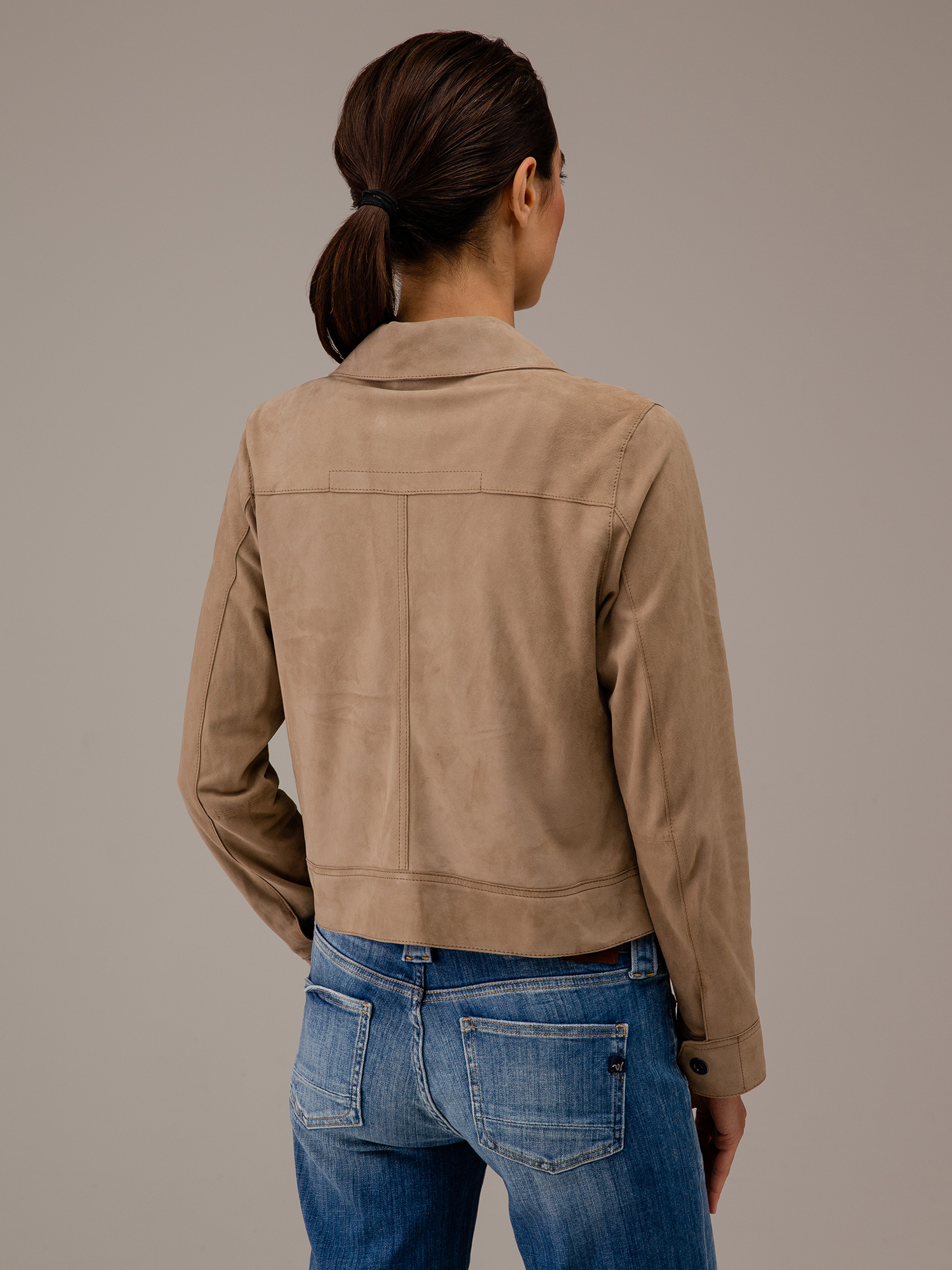 Detailansicht von Kurze Velour-Lederjacke von OAKWOOD