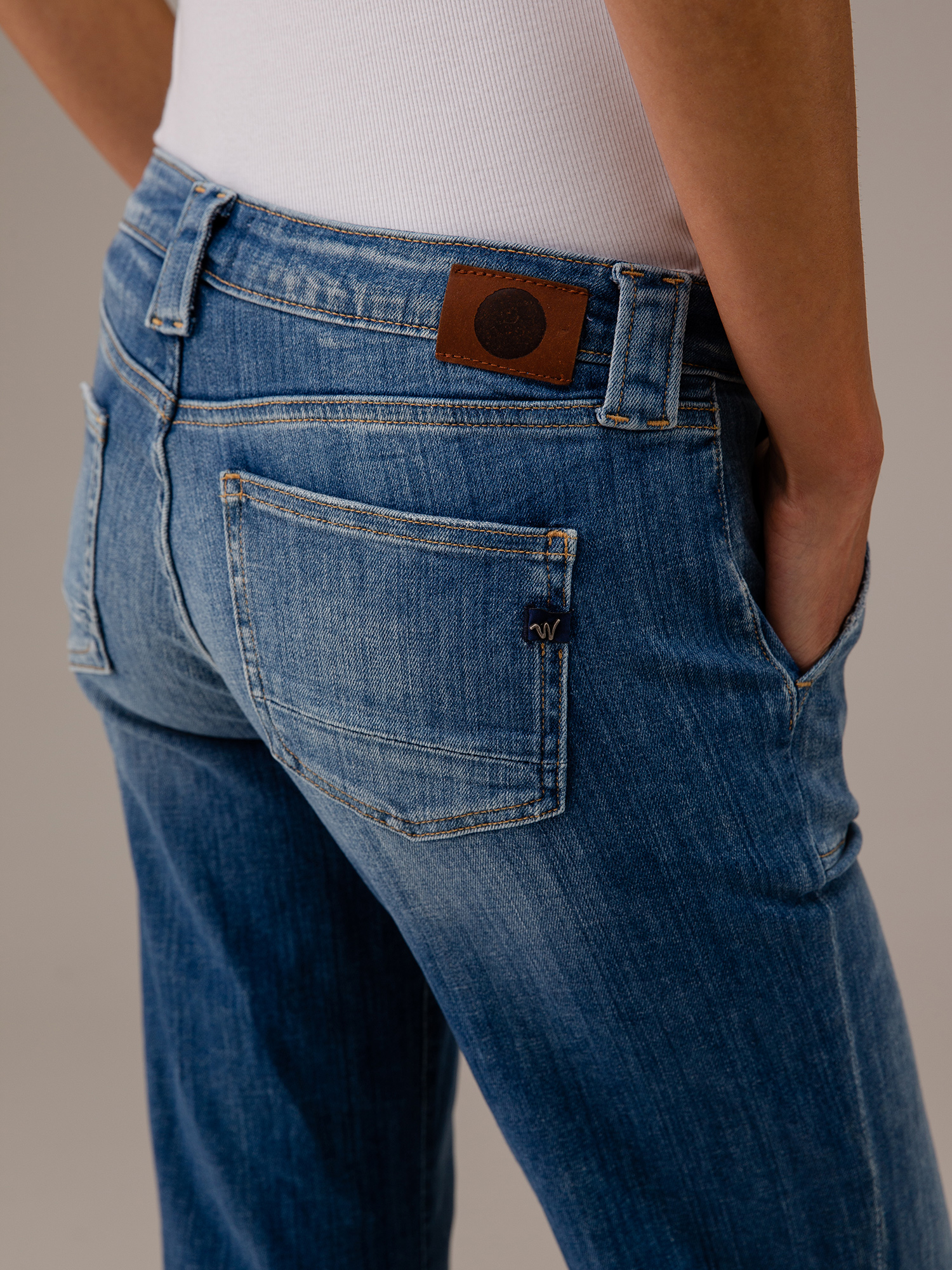 Detailansicht von Flared Jeans von LE TEMPS DES CERISES